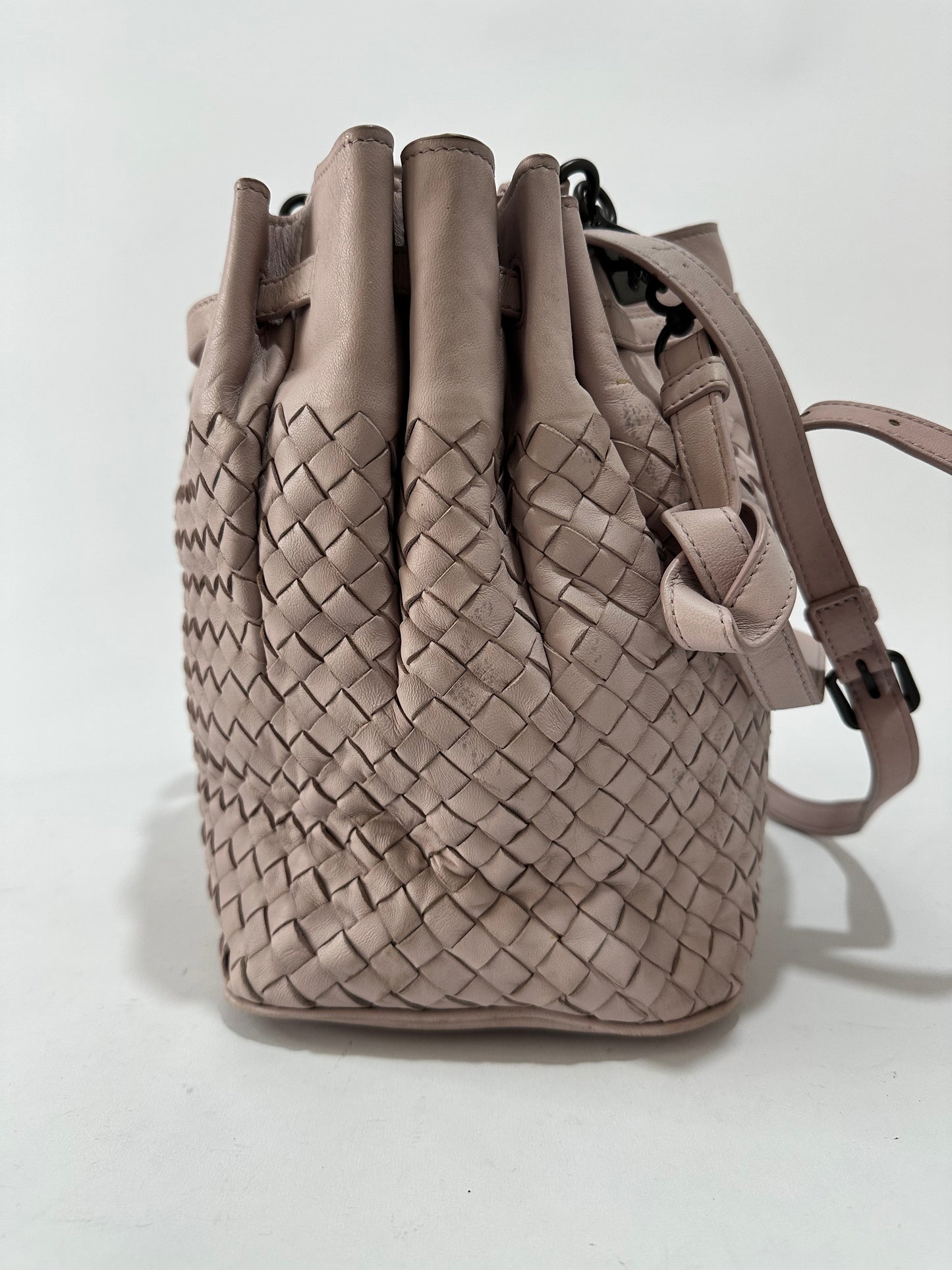 Bottega Veneta
Convertible Bucket Bag Intrecciato Nappa Medium