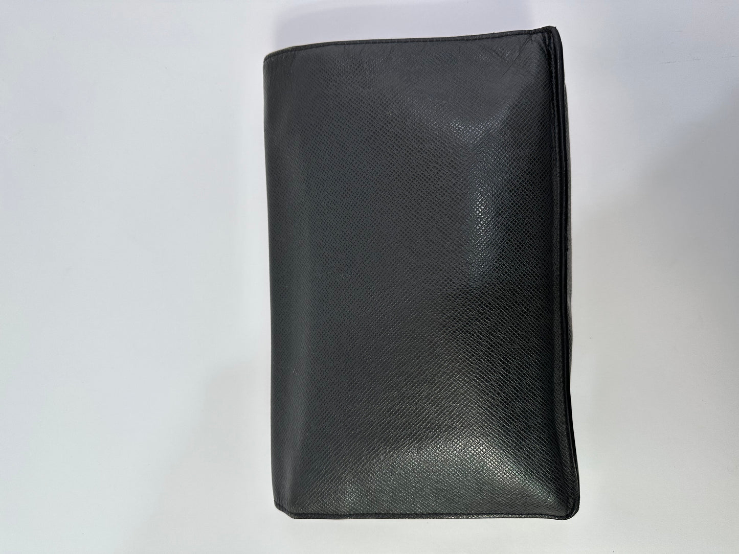 LOUIS VUITTON
Taiga Pochette Belaia Ardoise