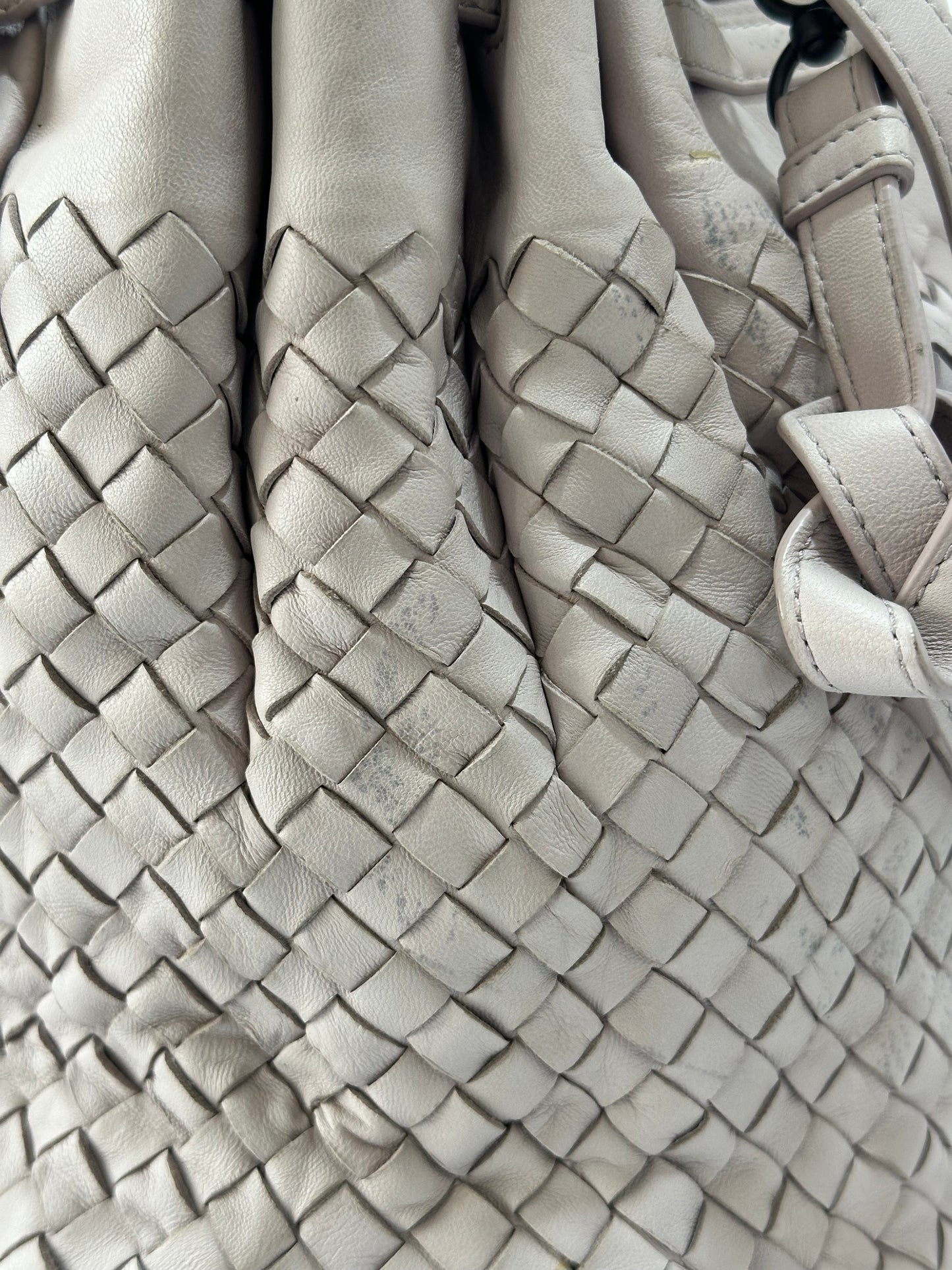 Bottega Veneta
Convertible Bucket Bag Intrecciato Nappa Medium