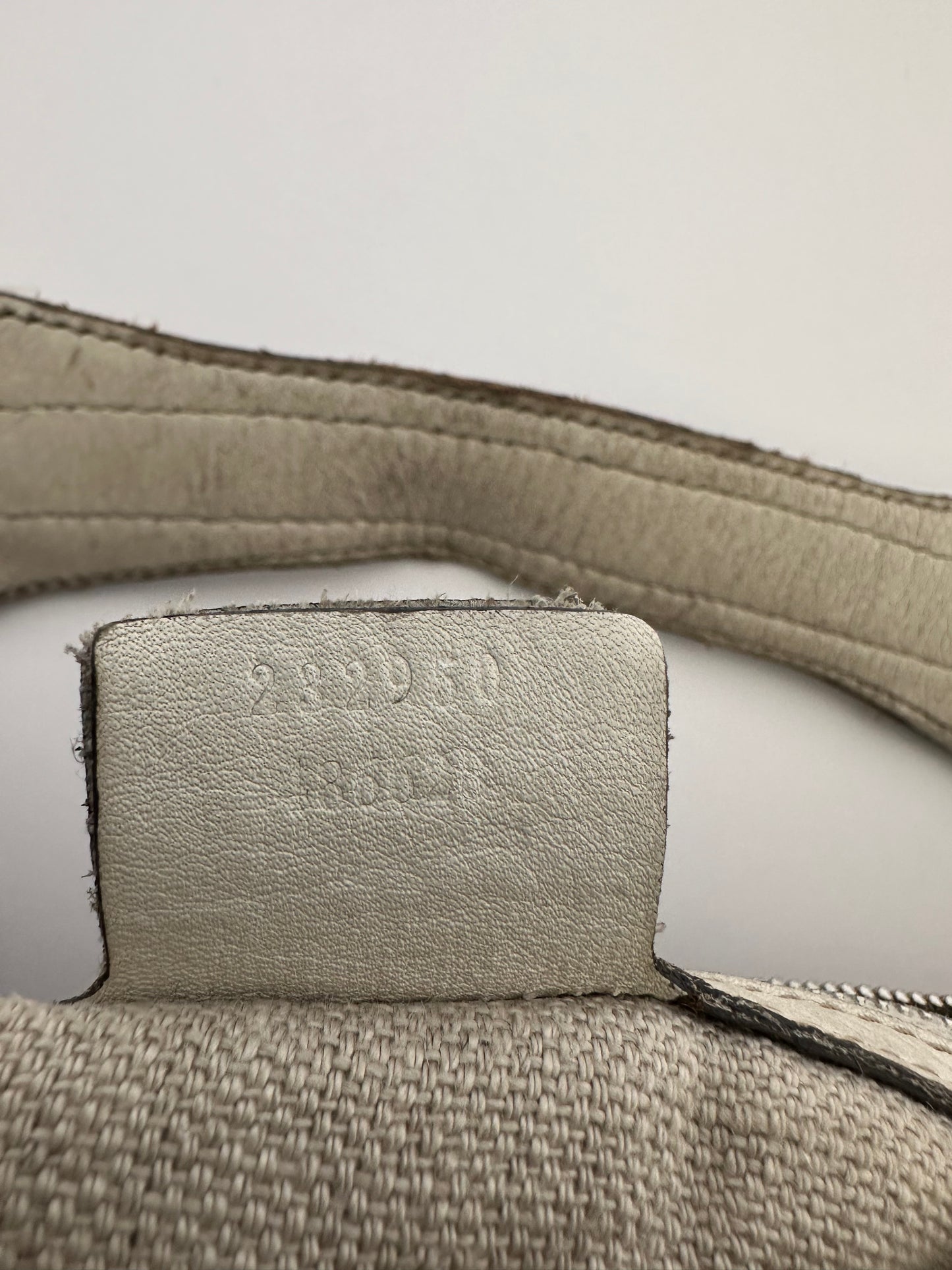 GUCCI
Monogram Icon Bit Large Hobo Off White