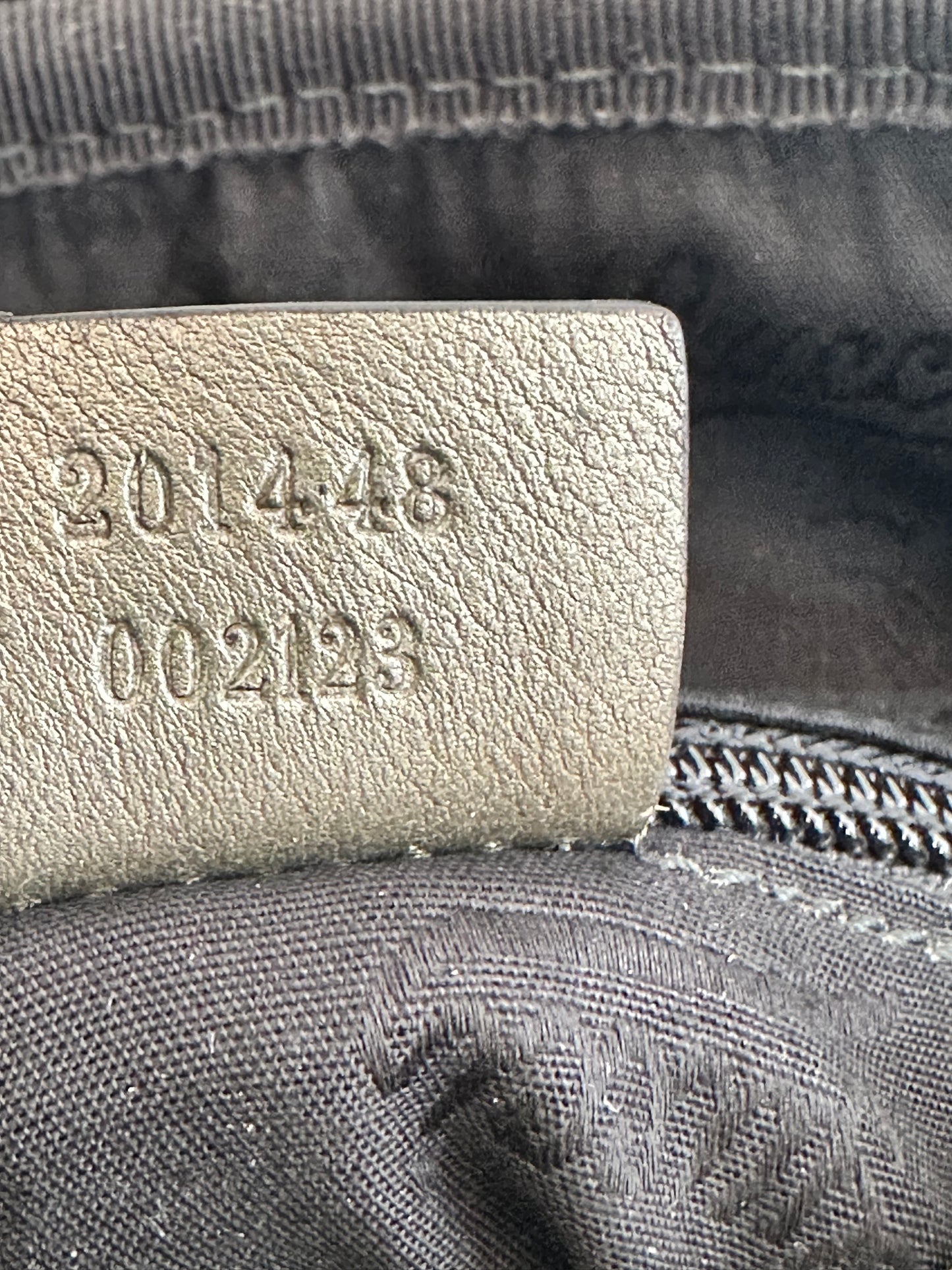 GUCCI
Imprime Monogram Medium Messenger Bag Pewter
