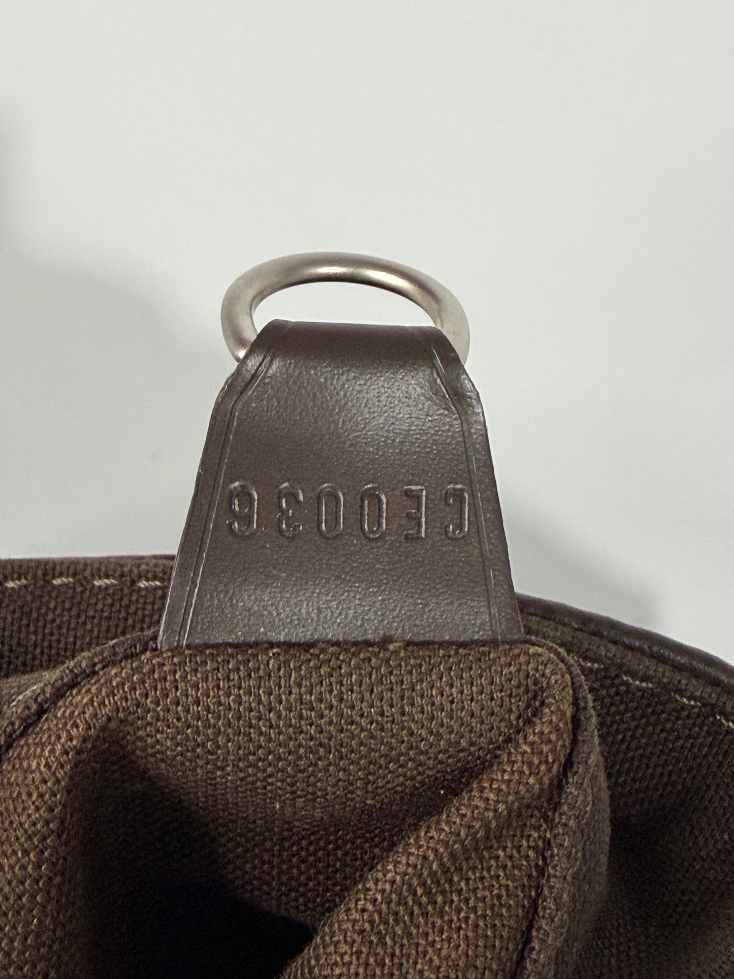 LOUIS VUITTON
Brown Taiga Leather Viktor Messenger Bag