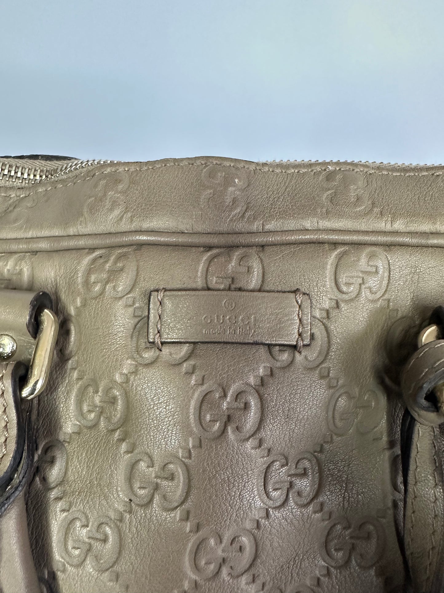 GUCCI
Guccissima Signature Briefcase Beige