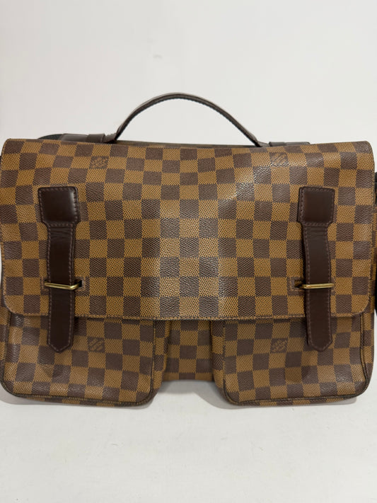 LOUIS VUITTON
Damier Ebene Broadway Messenger Bag