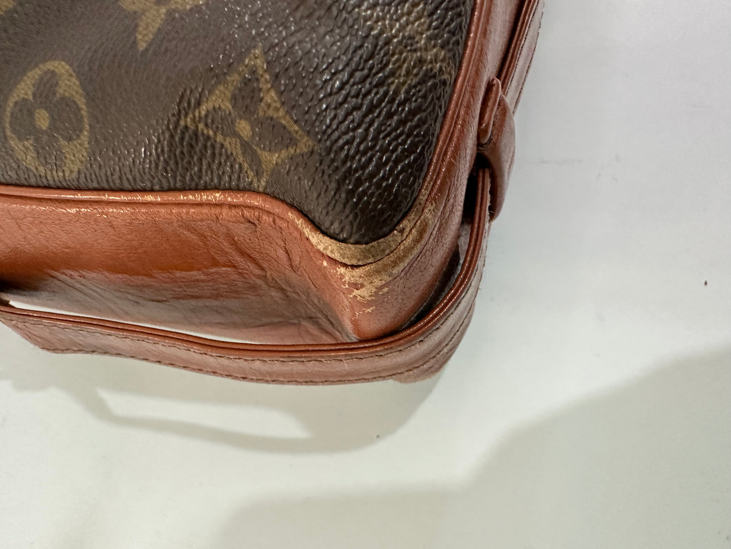 LOUIS VUITTON
Monogram Sac Bandouliere