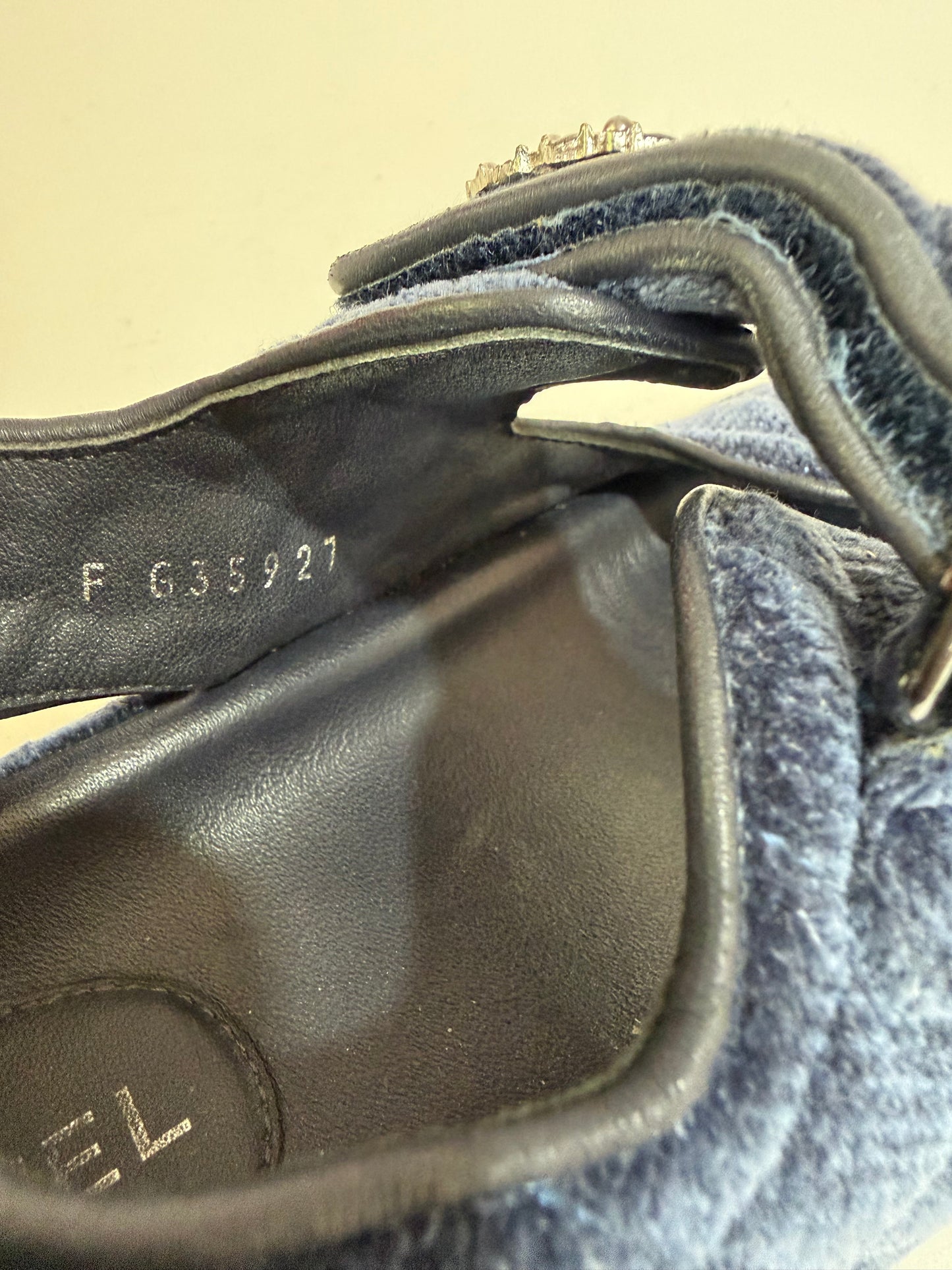 CHANEL
Velvet Velcro Dad Sandals Blue Size 38 EU/ 8 US/ 5 UK