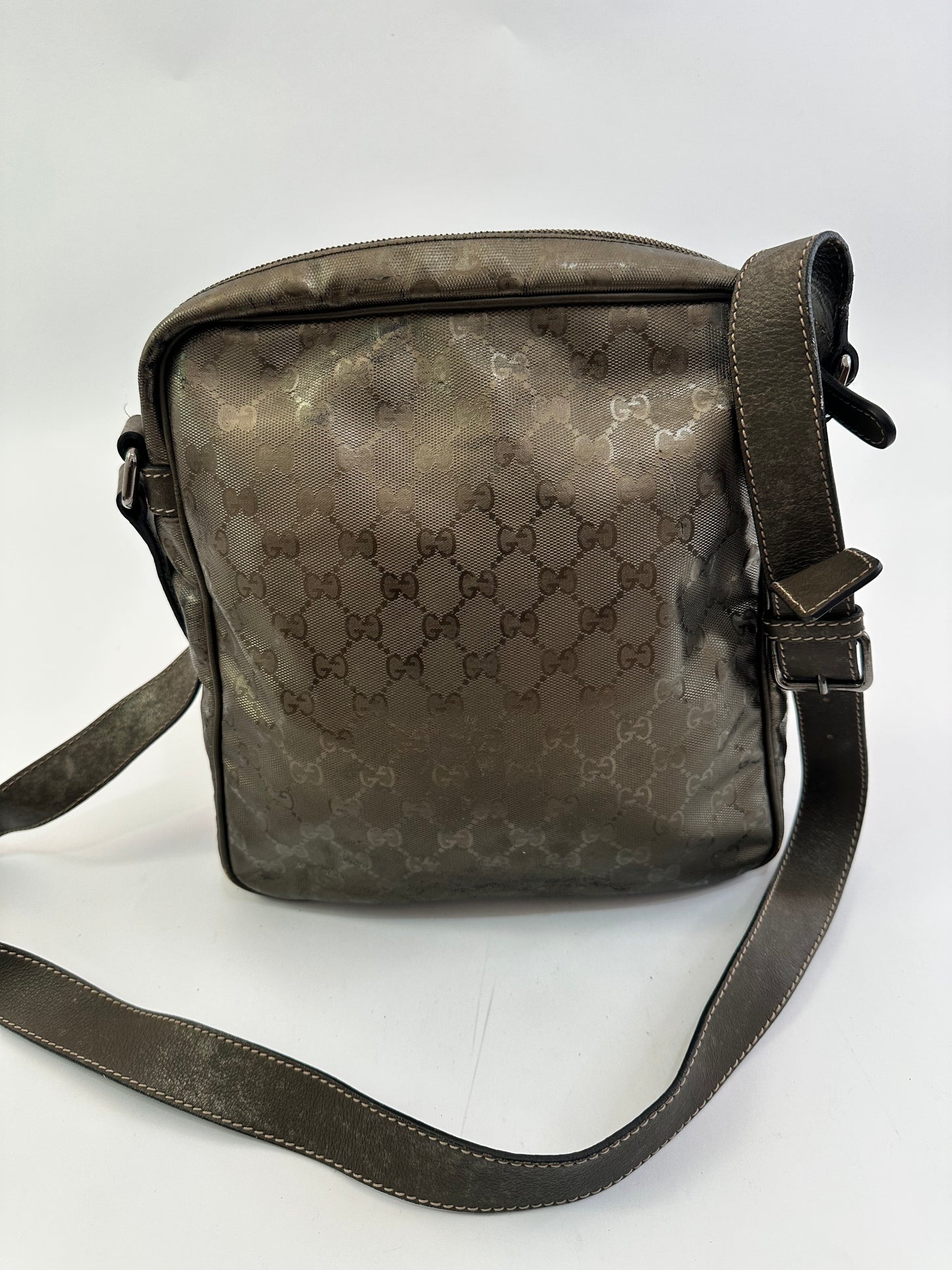GUCCI
Imprime Monogram Medium Messenger Bag Pewter