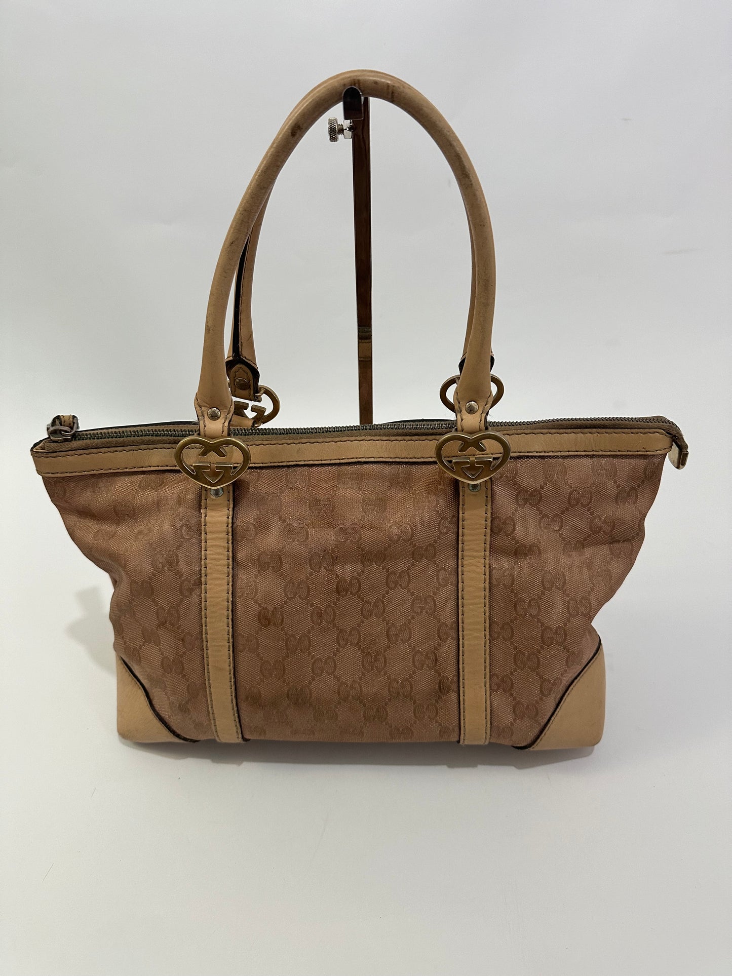 GUCCI
Metallic Monogram Small Lovely Heart Tote Pink