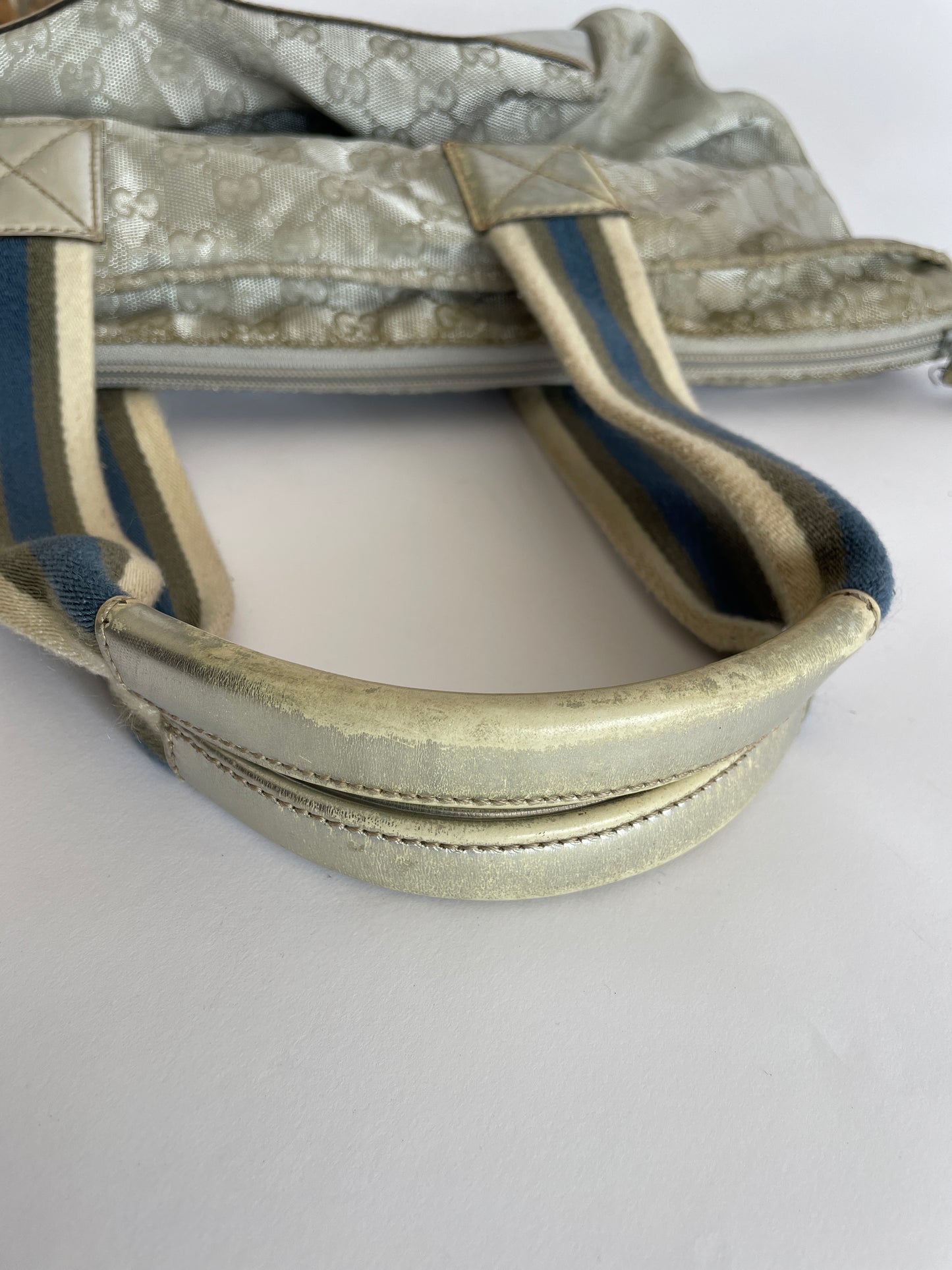 GUCCI
GG Canvas Medium Metallic