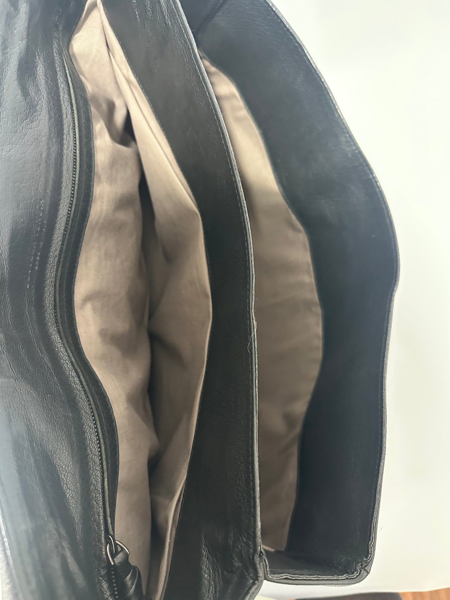 BOTTEGA VENETA
Calfskin Intrecciato Briefcase Black