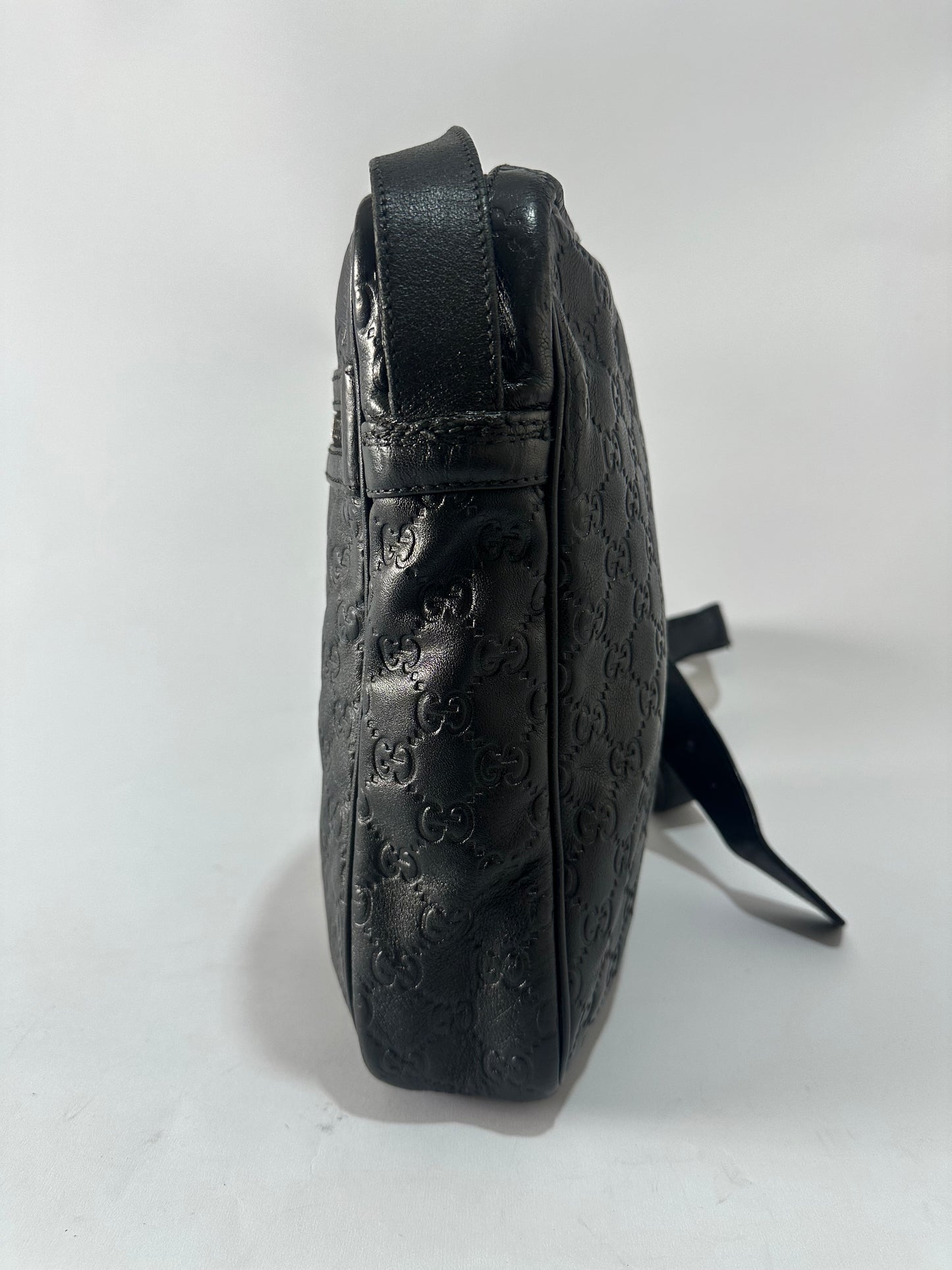 GUCCI Guccissima Flat Messenger Bag Black