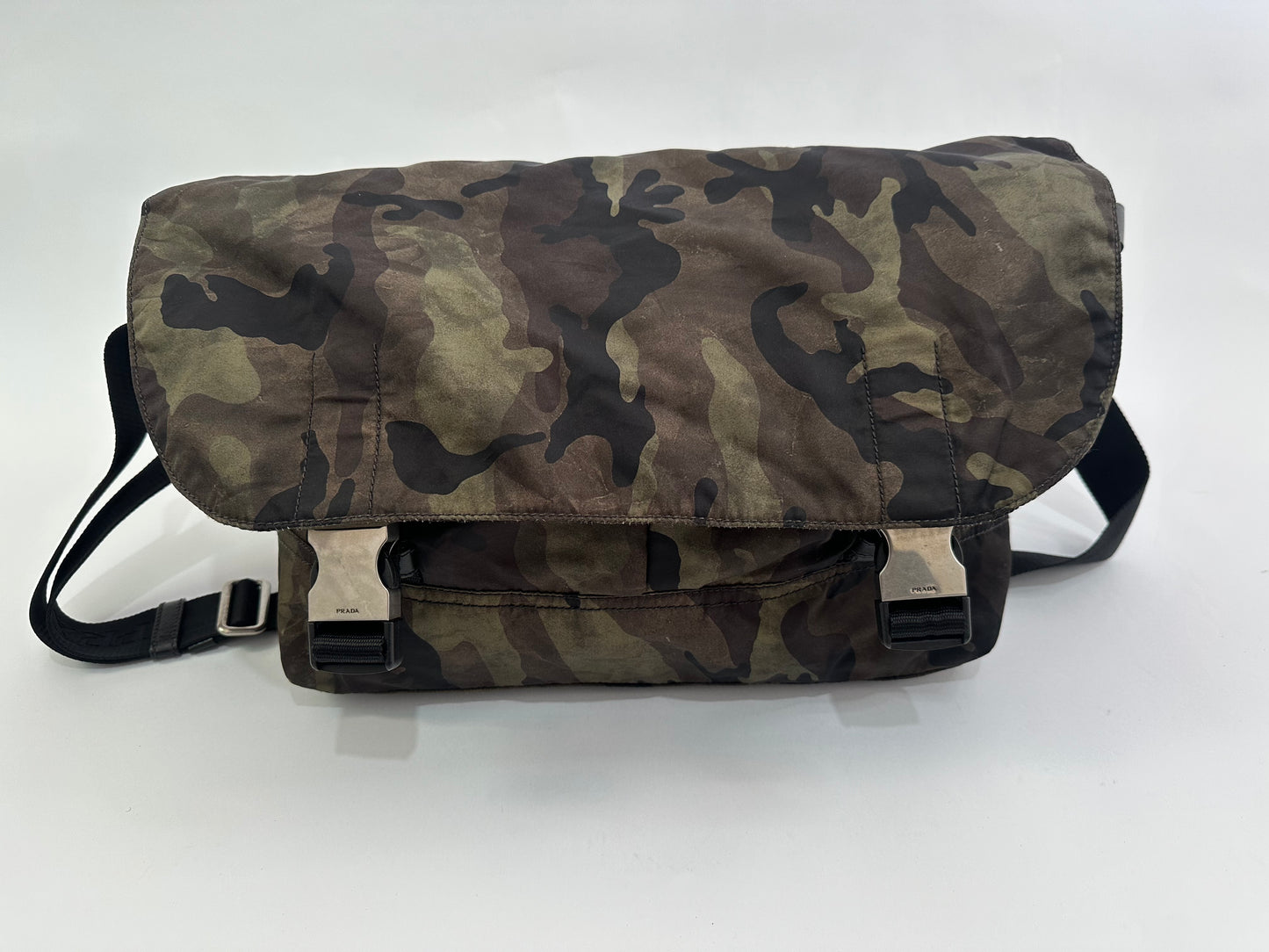 PRADA
Camouflage Tessuto Double Buckle Messenger Bag