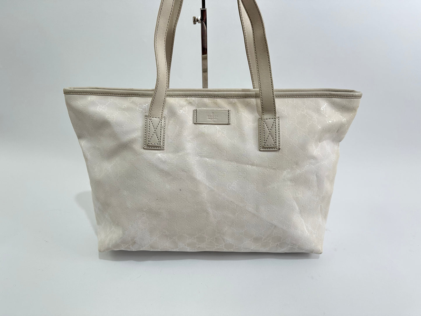 GUCCI White Imprime GG Tote Medium