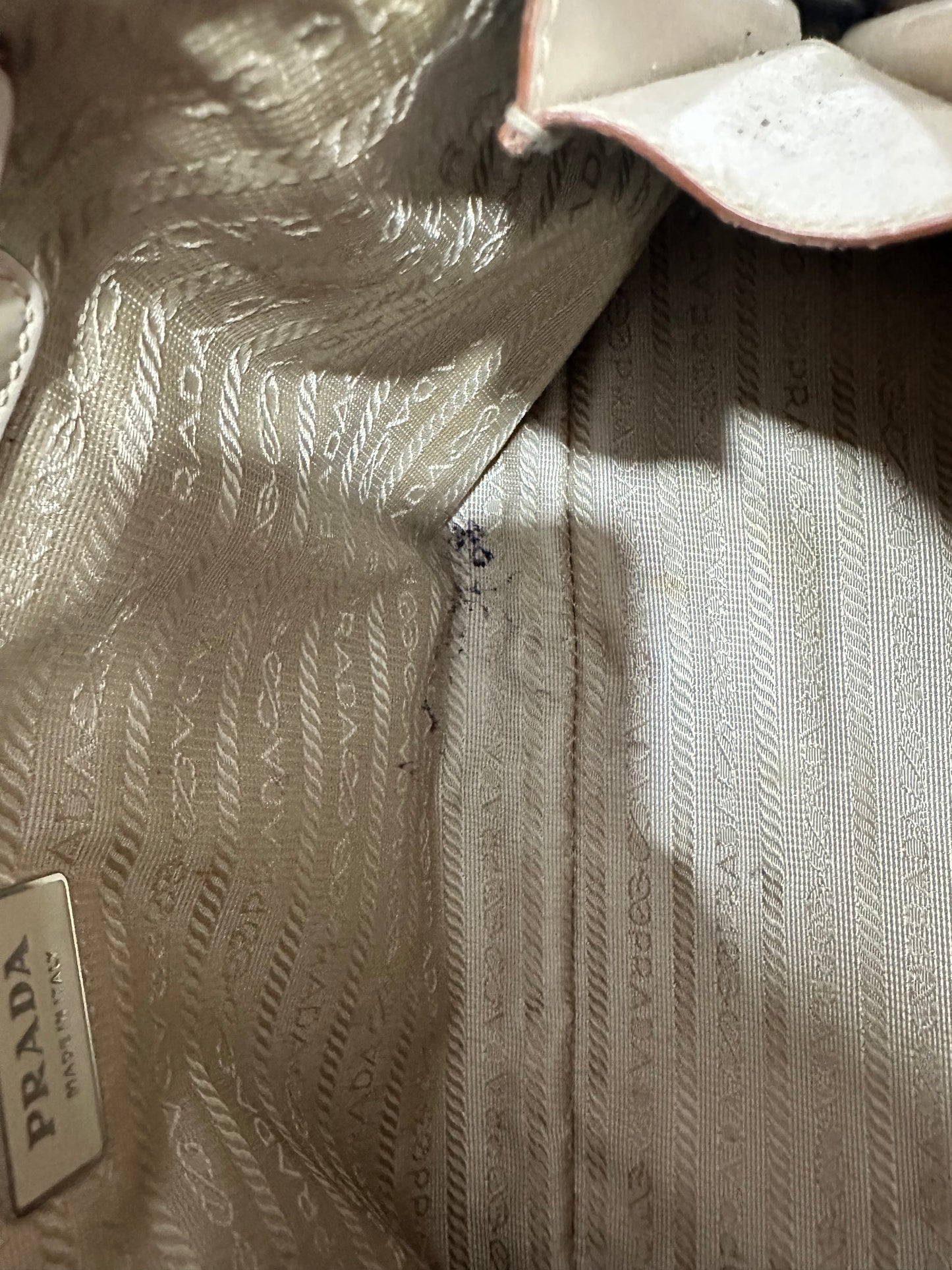 PRADA
Spazzolato Medium Promenade Tote Beige