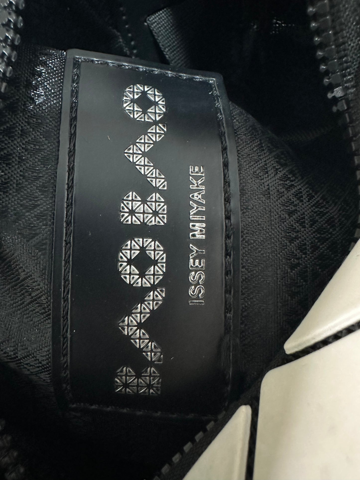 Bao Bao Issey Miyake Carton geometric-pattern tote bag