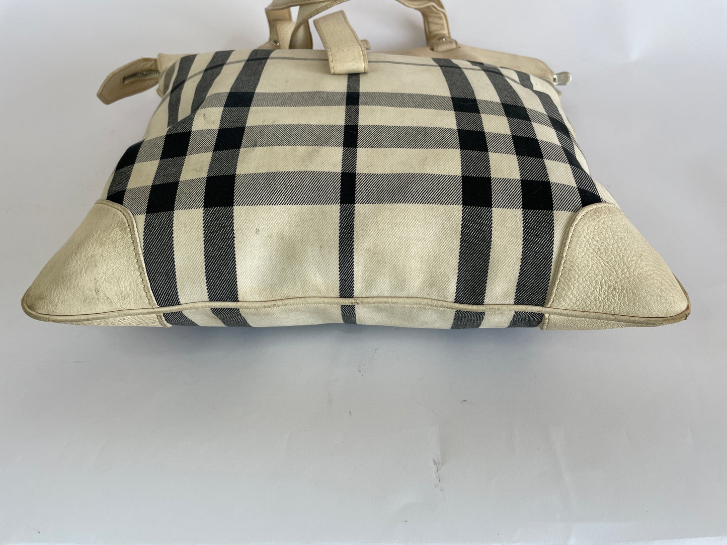 BURBERRY
White Leather Black Check Tote Bag