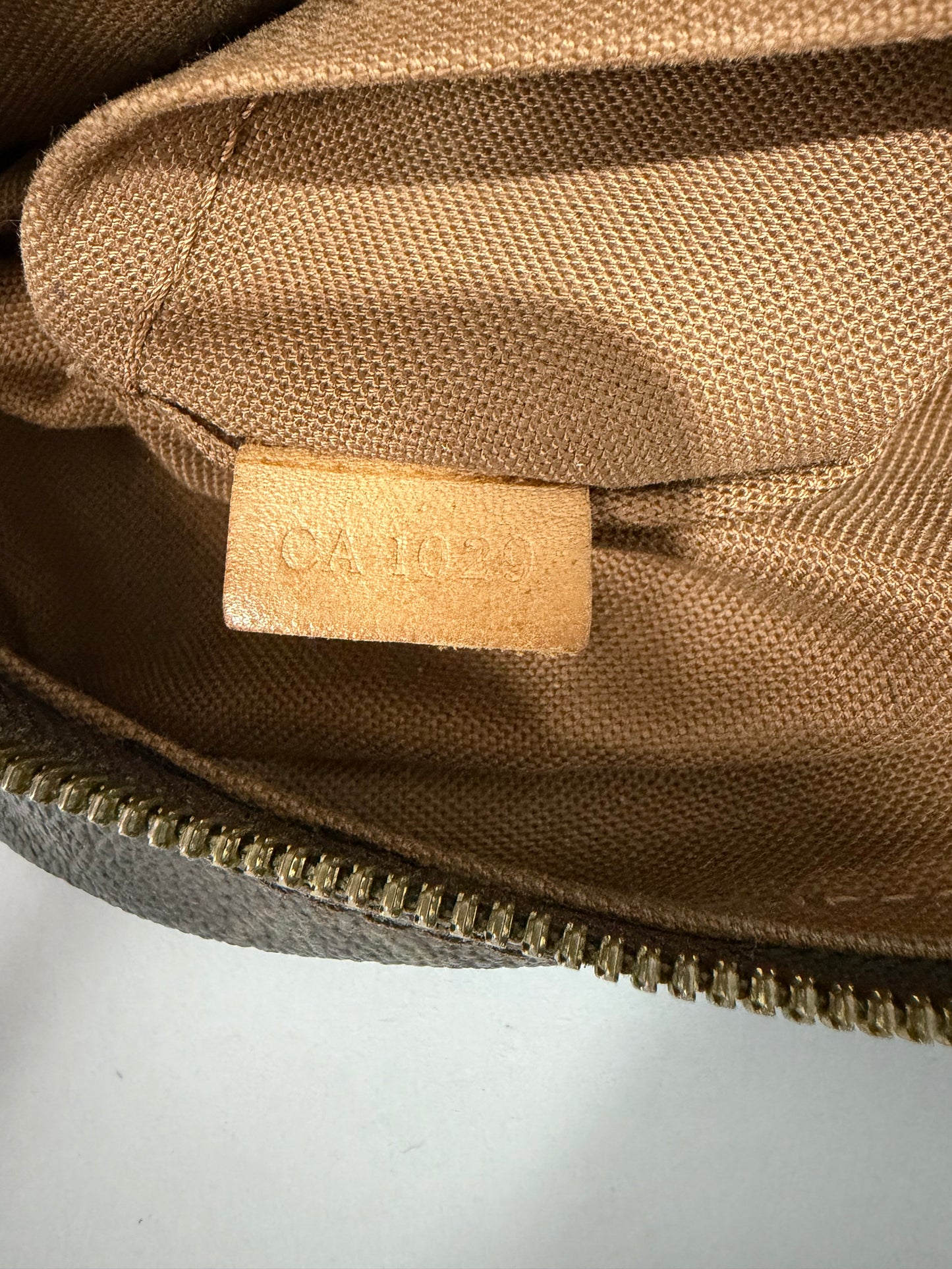 LOUIS VUITTON
Monogram Sac Bosphore Messenger Bag
