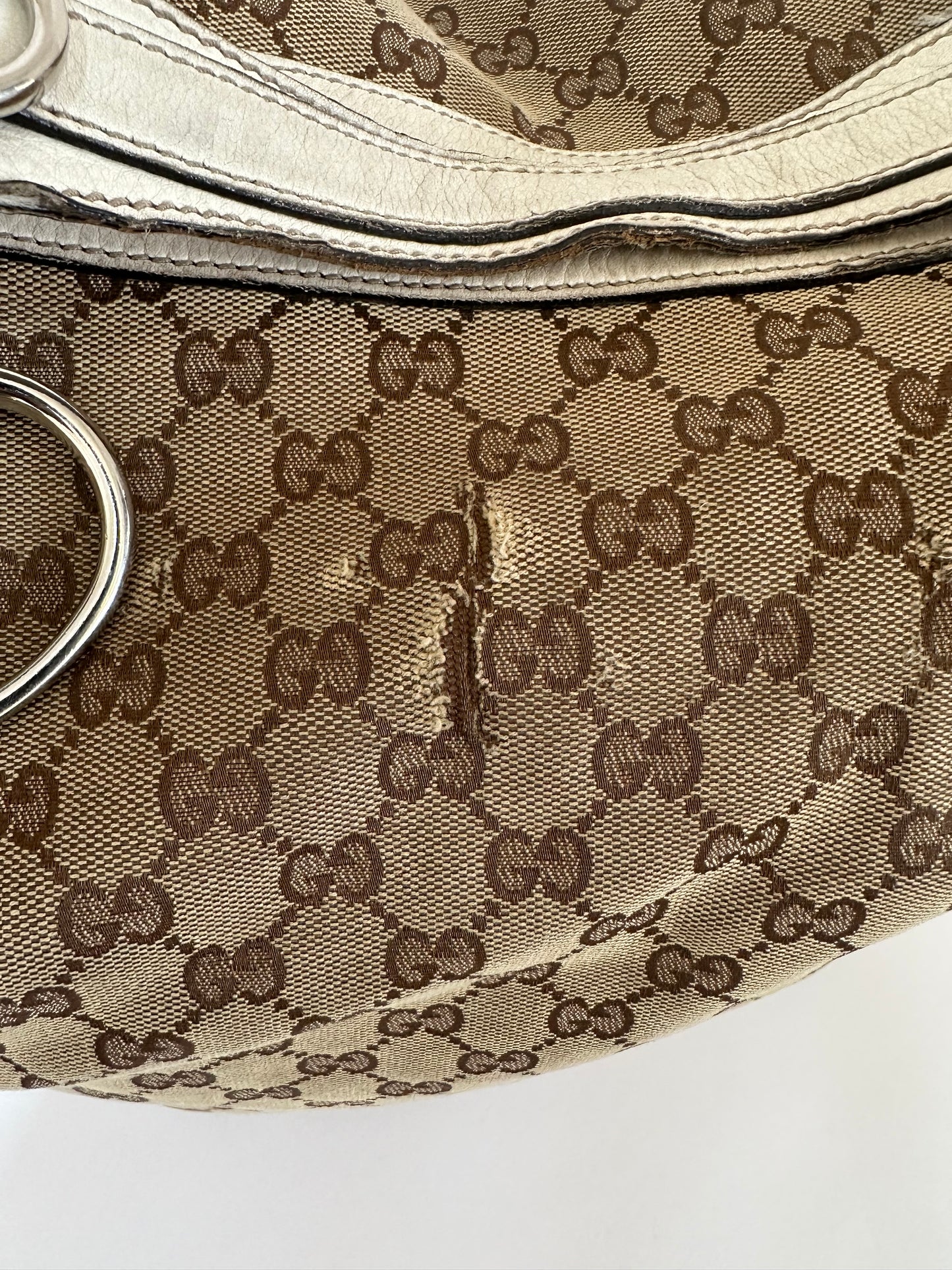 GUCCI
Monogram Icon Bit Large Hobo Off White