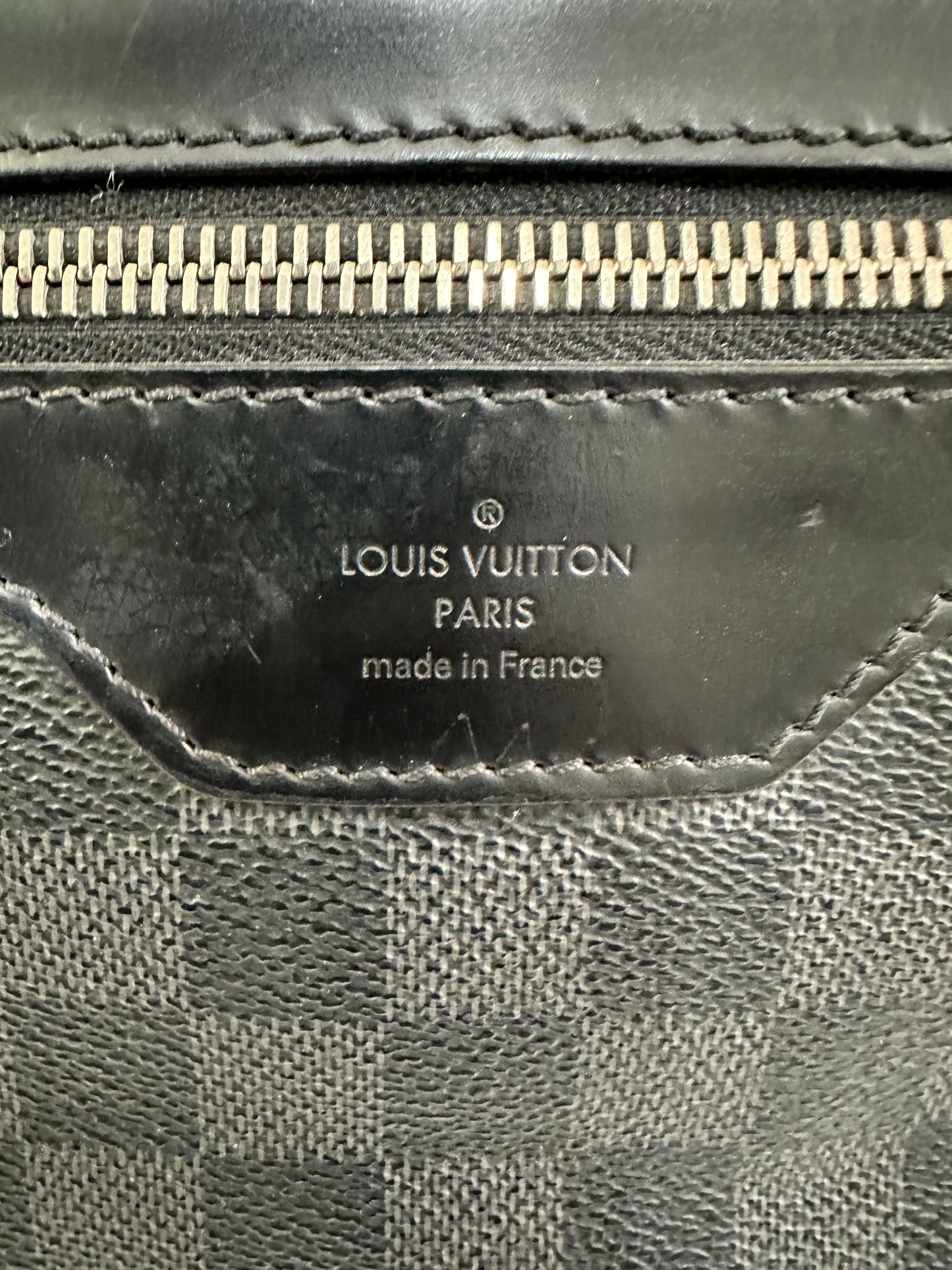 Louis Vuitton Damier Graphite Canvas Daniel MM Messenger Bag