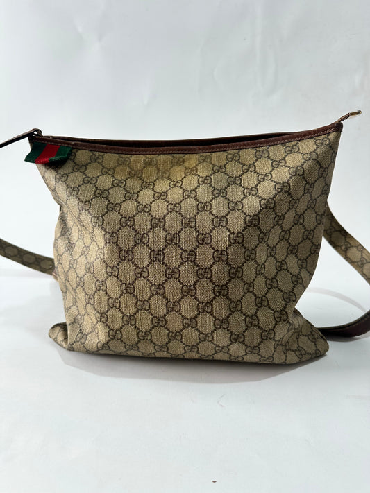 GUCCI Beige Supreme Canvas Web Messenger Bag