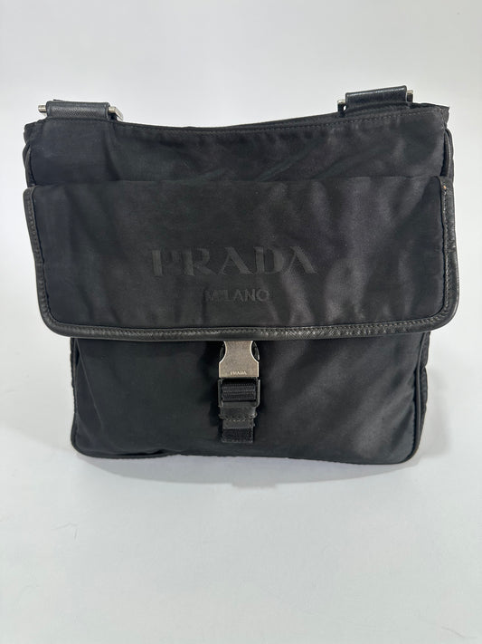 PRADA
Tessuto Messenger Bag