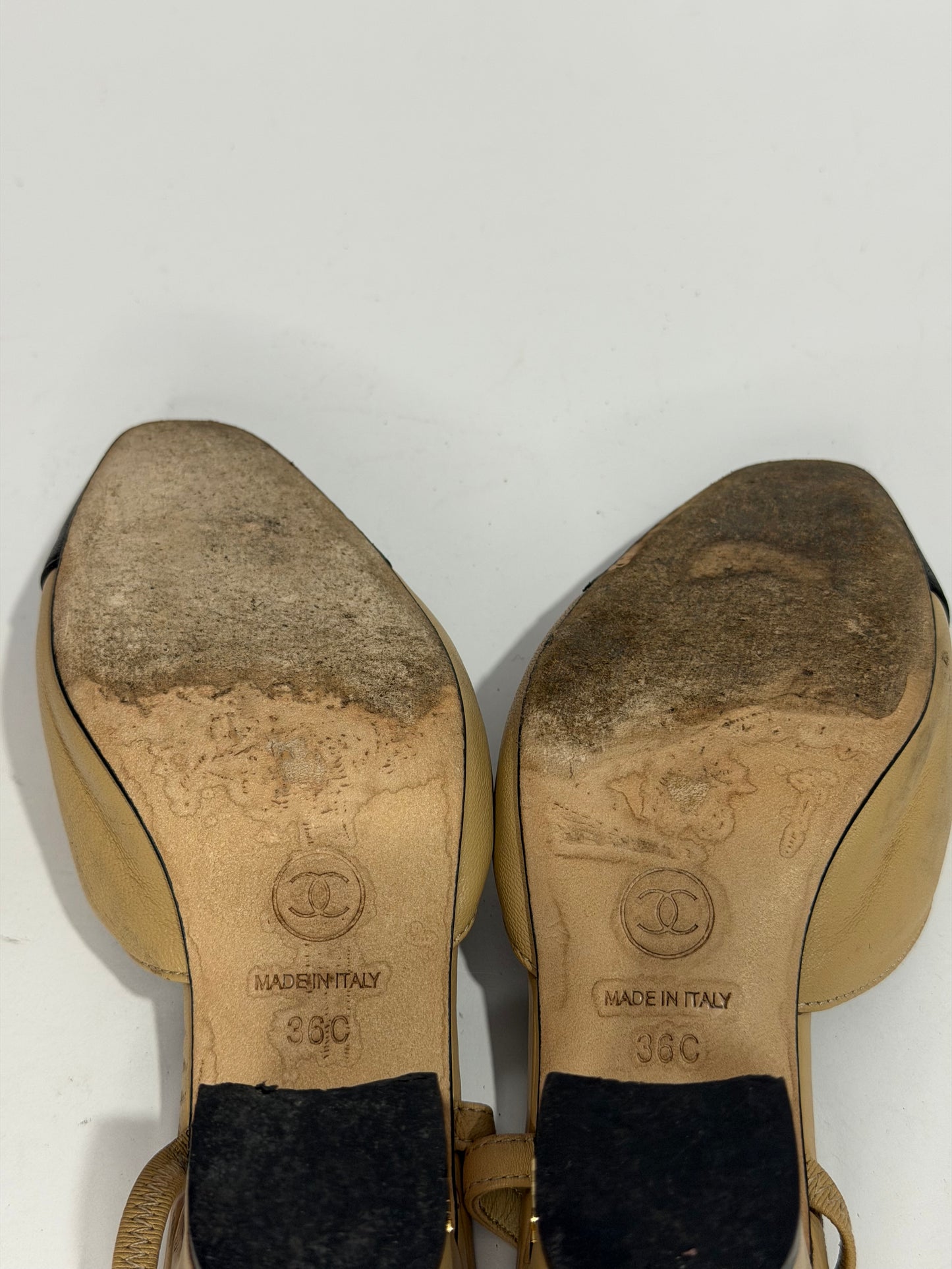 Chanel Beige/Black Leather And Fabric Cap Toe Slingback Sandals Size 36 EU/ 6 US / 3 UK