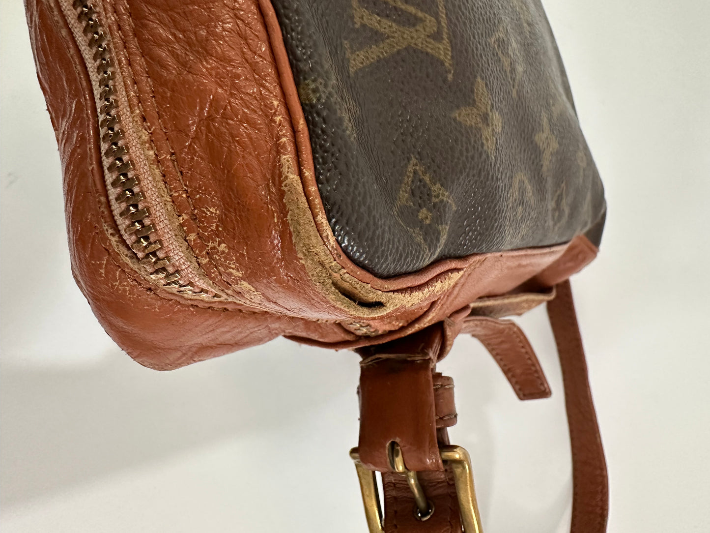 LOUIS VUITTON
Monogram Sac Bandouliere