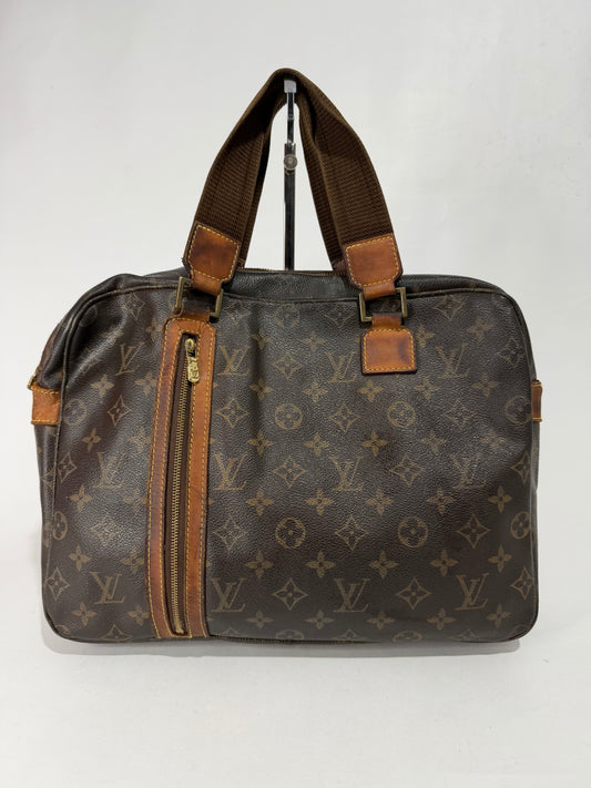 LOUIS VUITTON
Monogram Sac Bosphore Messenger Bag