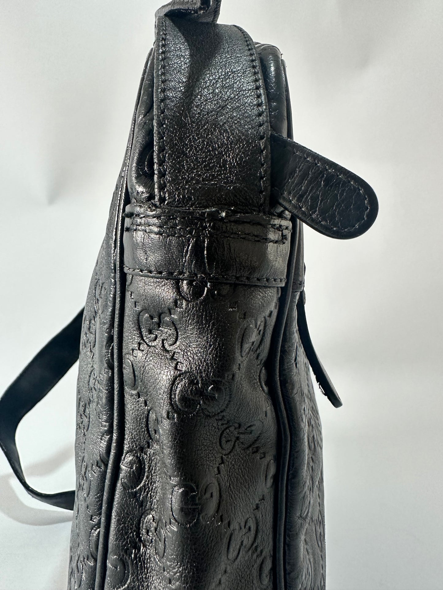 GUCCI Guccissima Flat Messenger Bag Black