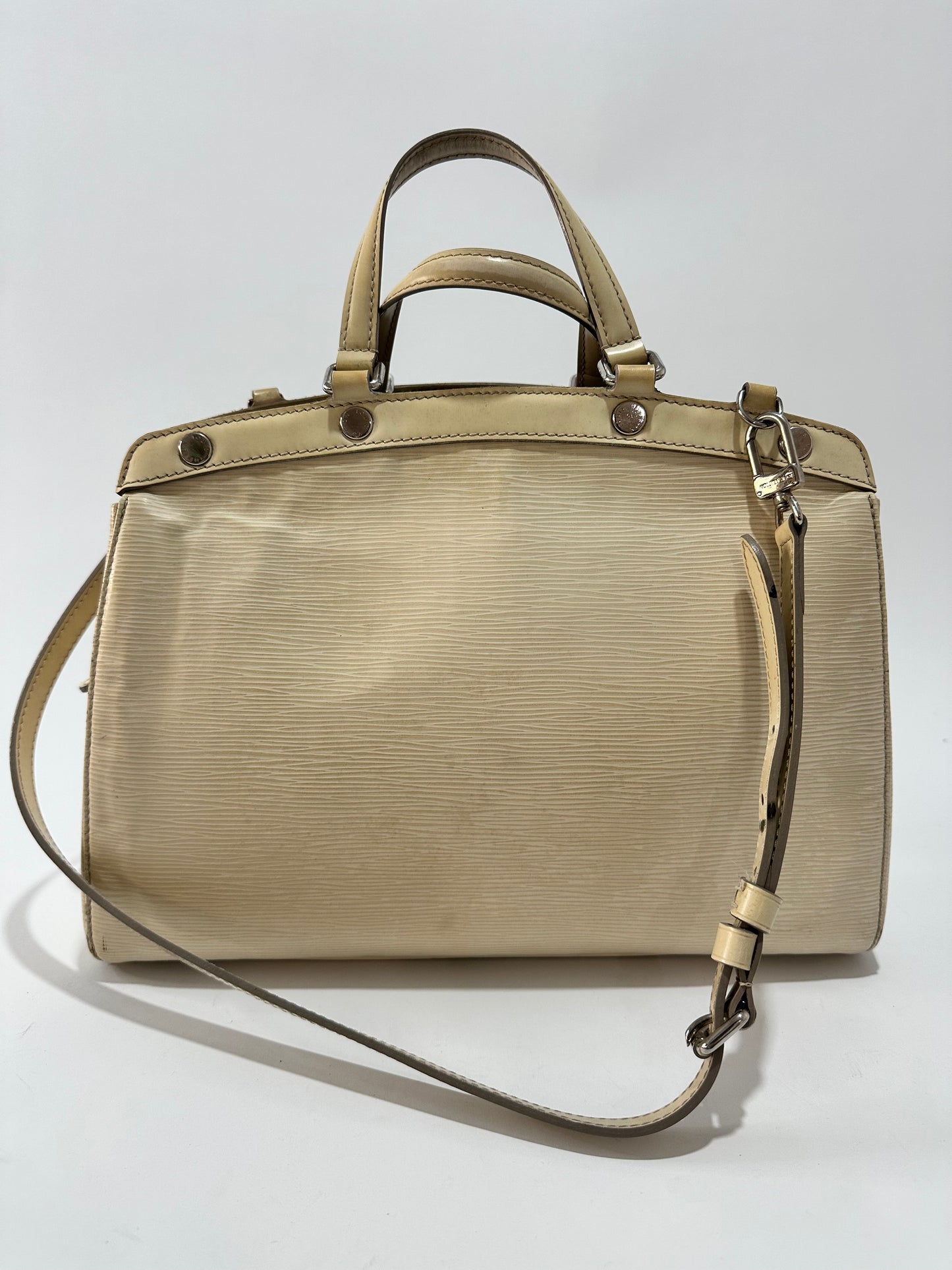LOUIS VUITTON
Epi Brea MM Ivory
