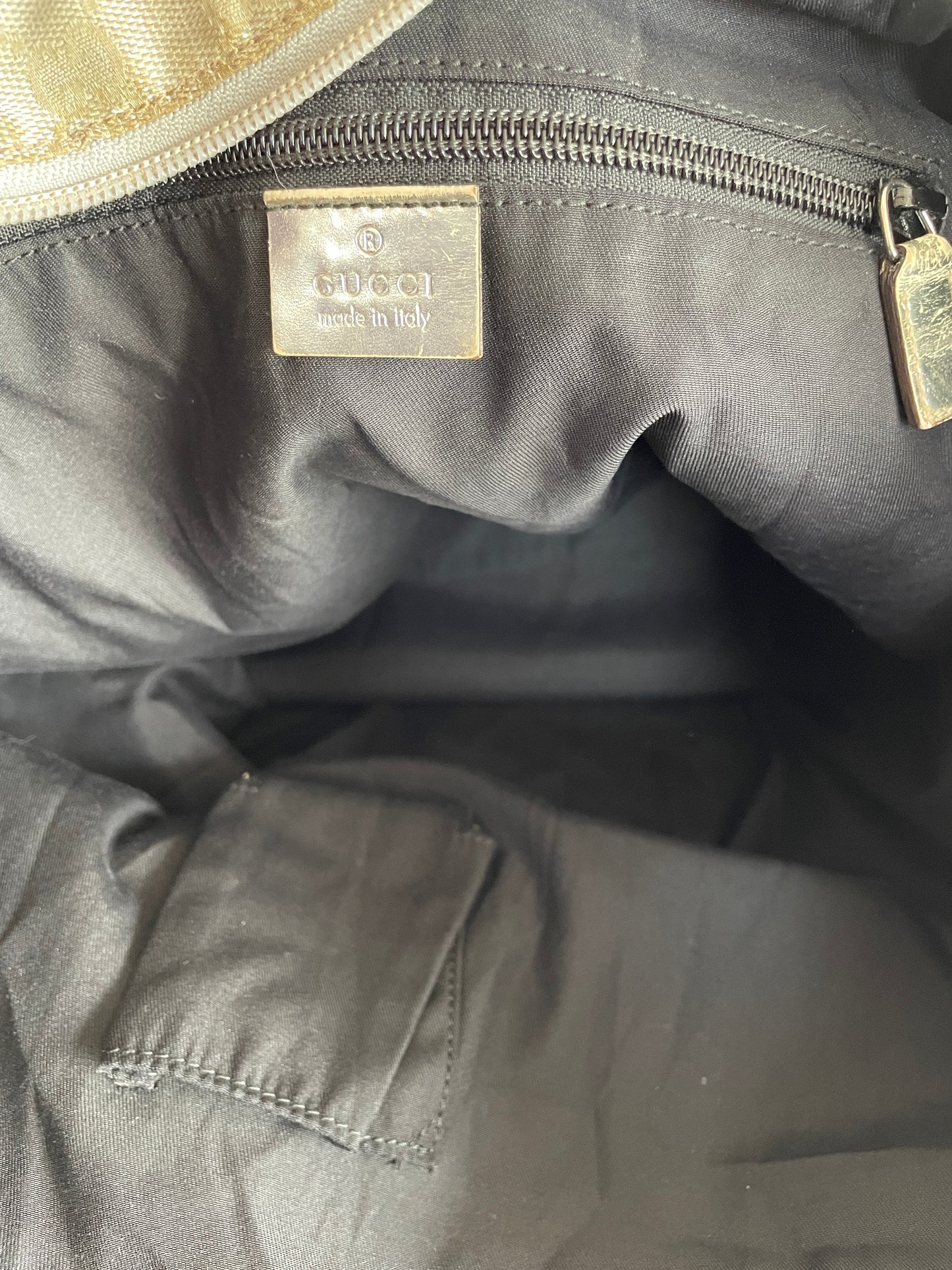 GUCCI
GG Canvas Medium Metallic