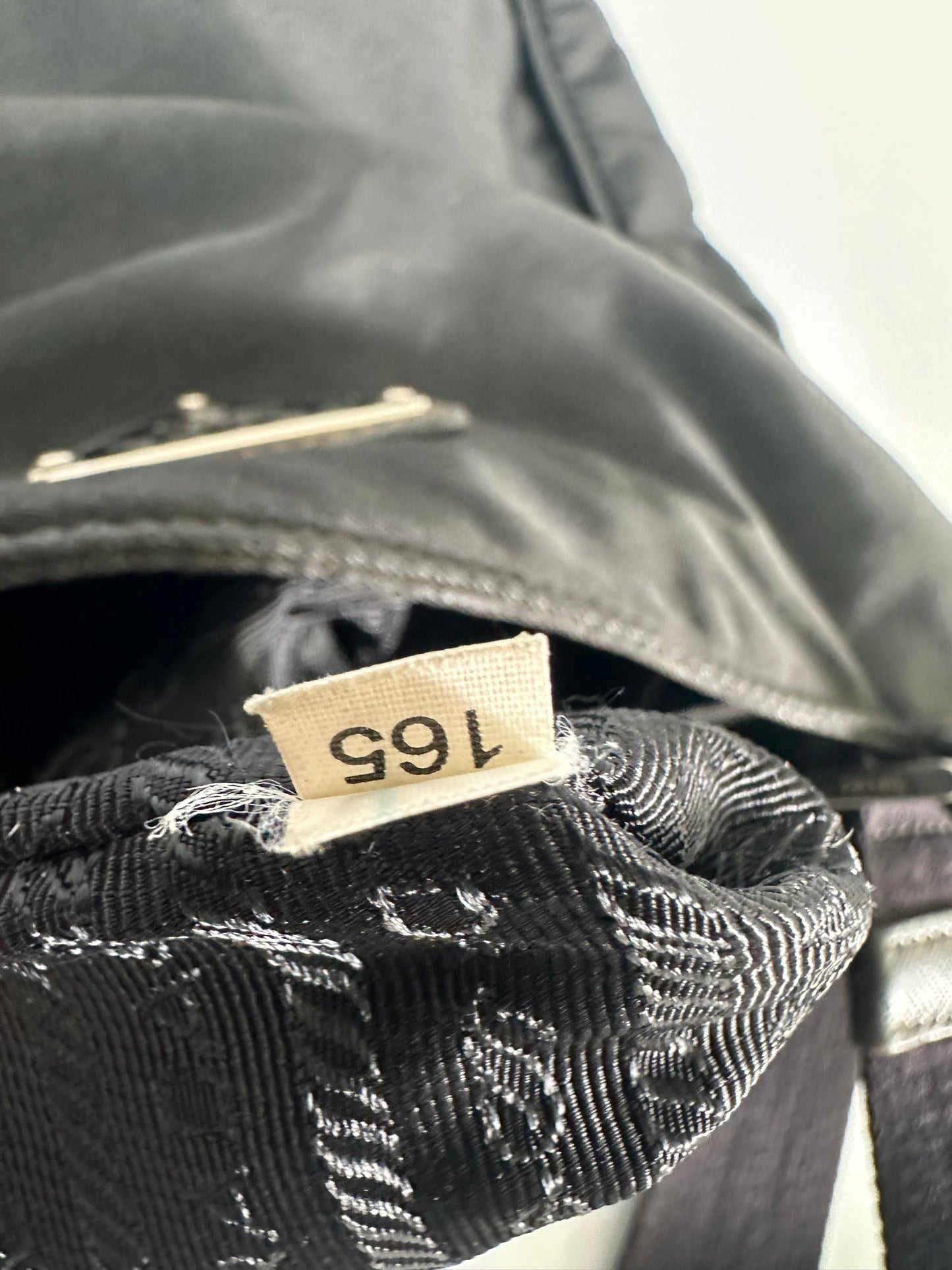 PRADA
Tessuto Messenger Bag