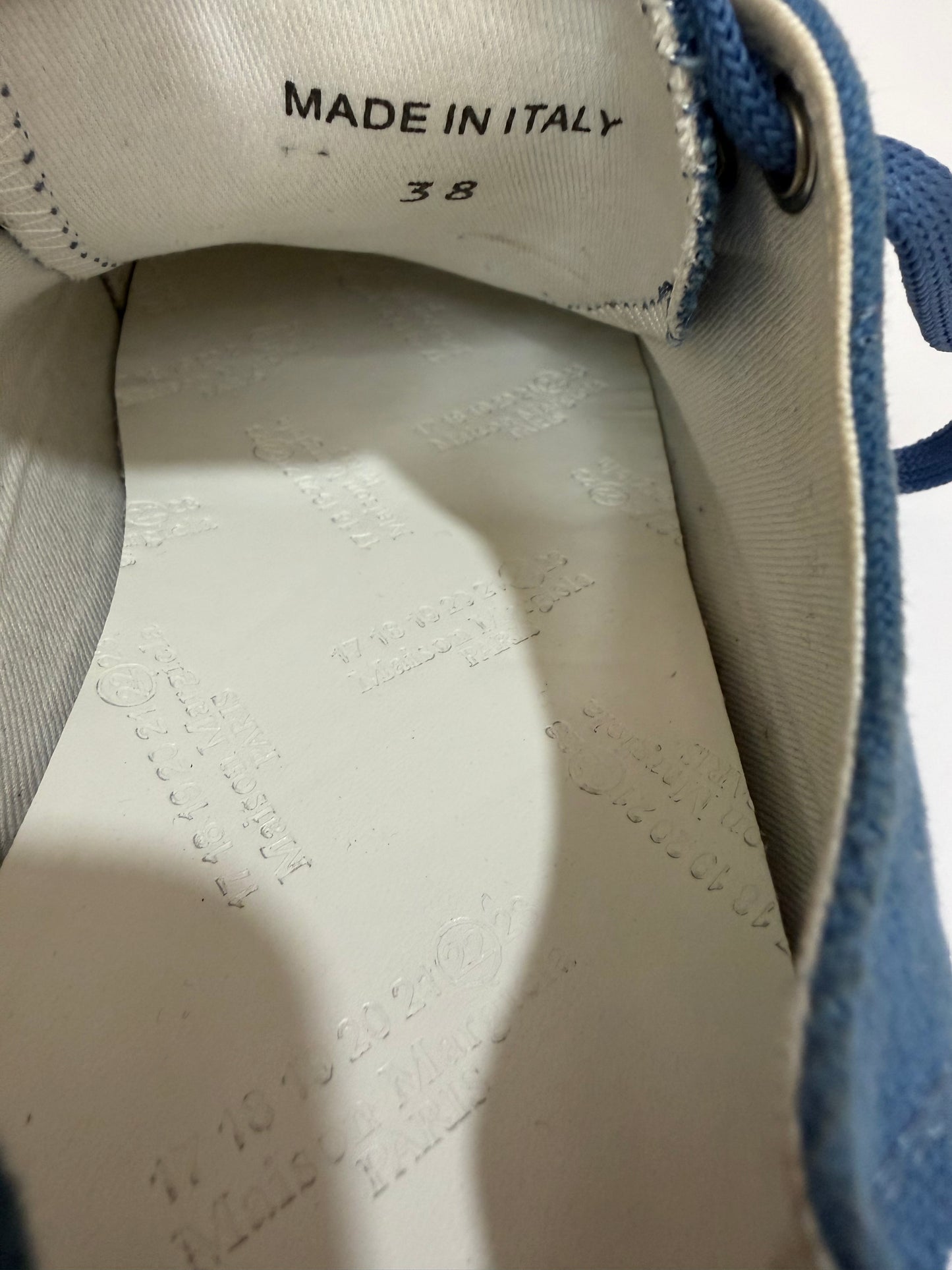 Maison Martin Margiela Blue/White Splatter Canvas Tabi Low Top Sneakers Size 38 EU/ 8 US/ 5 UK