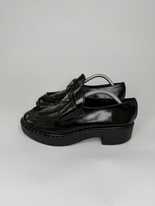 PRADA Vernice Metal Triangle Logo 50mm Loafers Size 35 EU/5 US/ 2UK