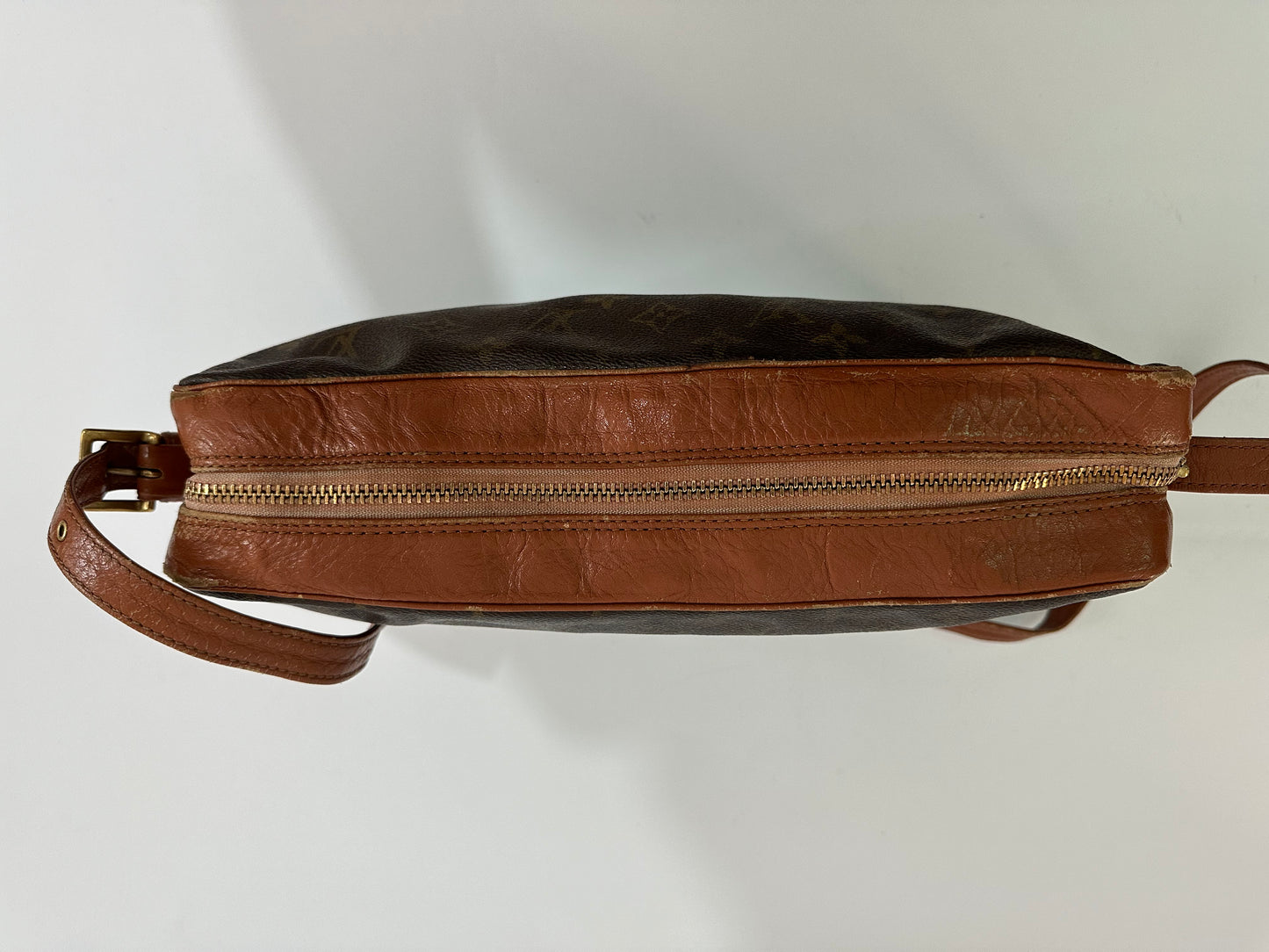 LOUIS VUITTON
Monogram Sac Bandouliere