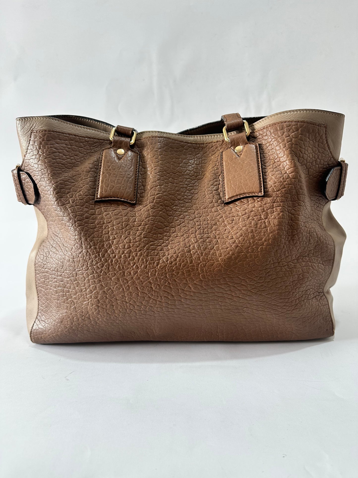 BURBERRY
Heritage Grain Large Clarborough Tote Taupe Brown