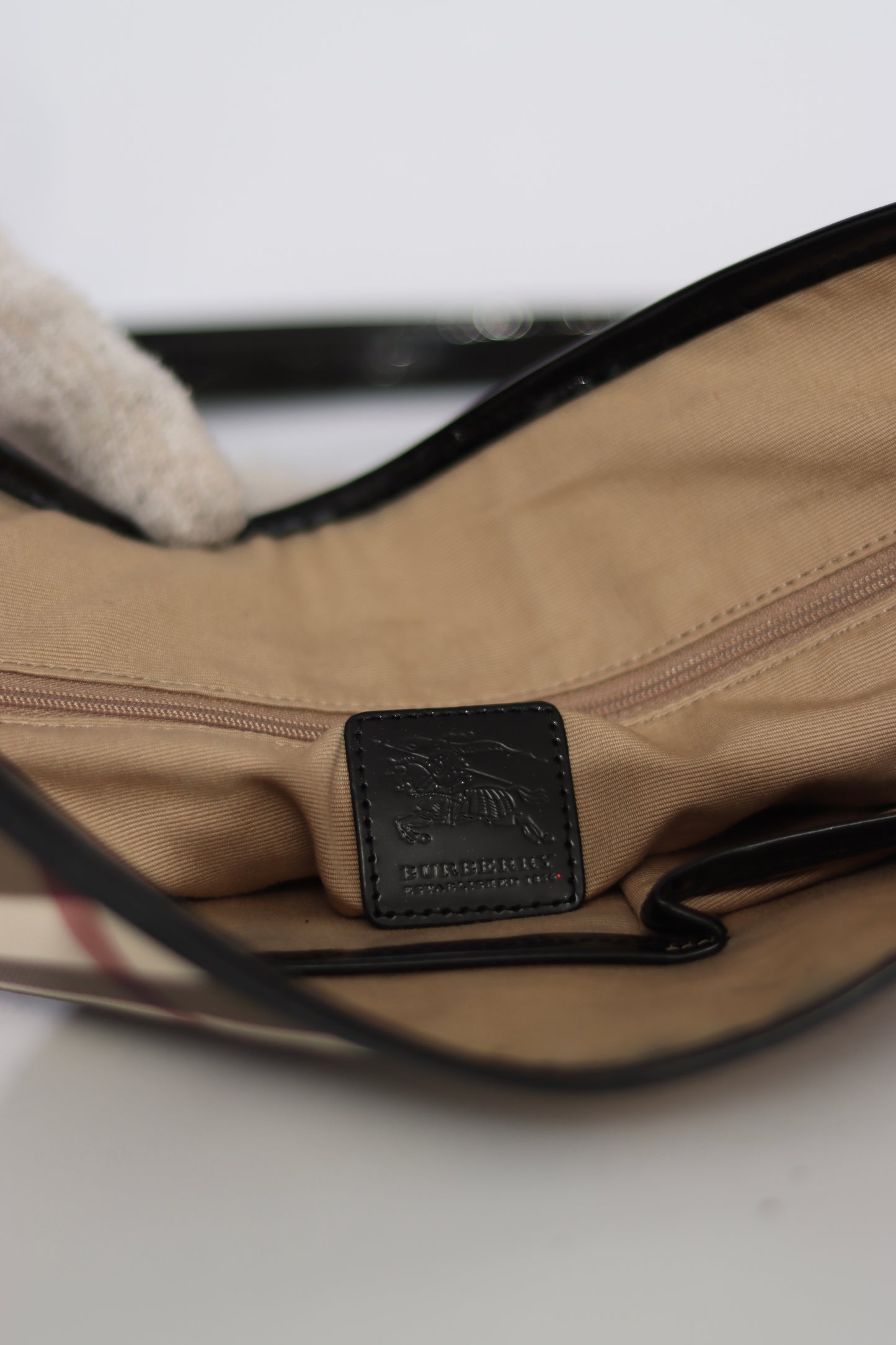 BURBERRY
Nova Check Messenger Bag Black