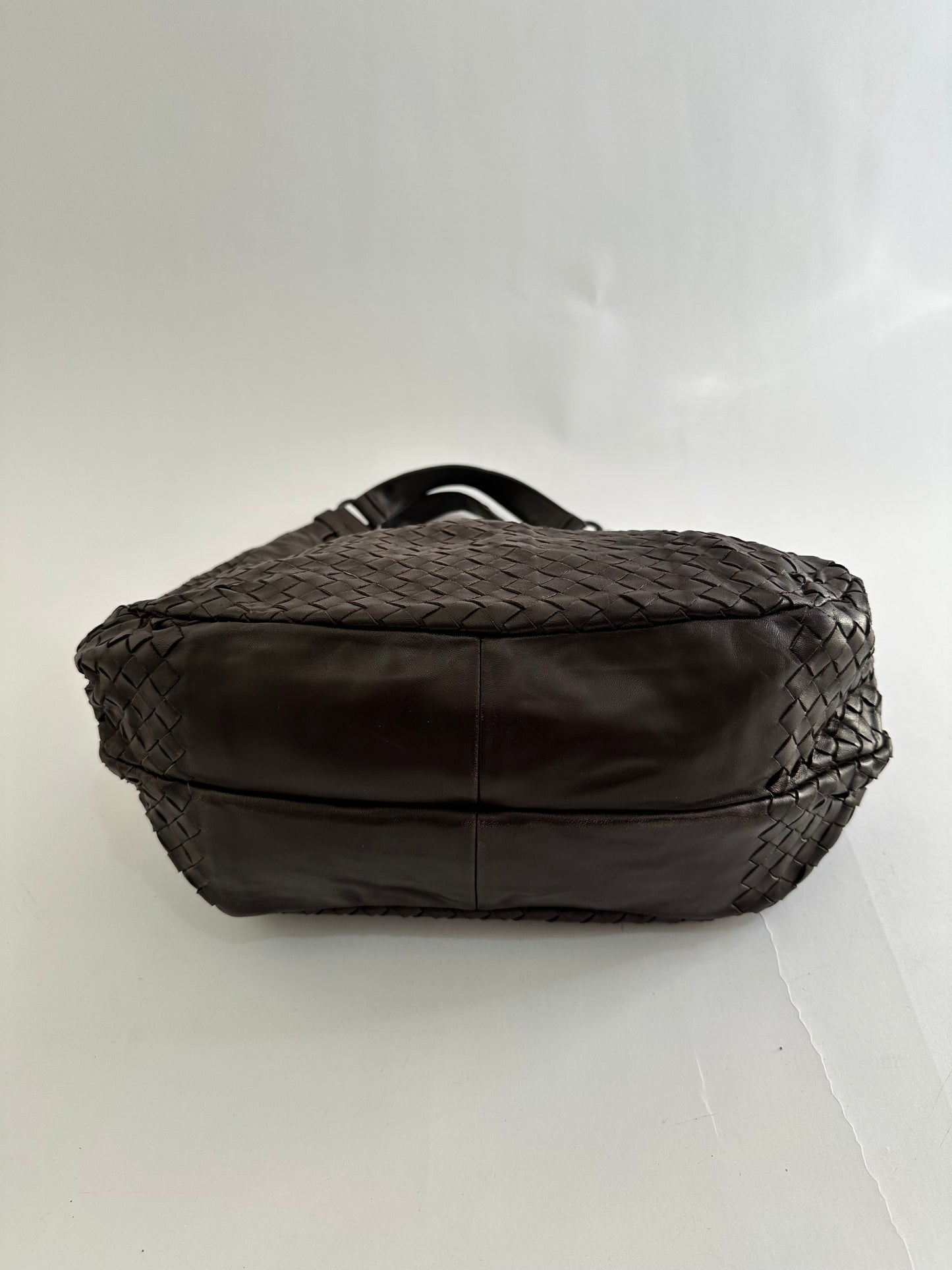 BOTTEGA VENETA
Ebano Woven Leather Small Campana Bag