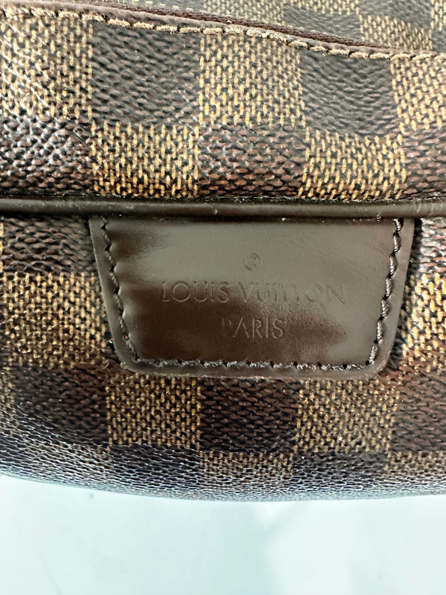 LOUIS VUITTON
Damier Ebene Rivington GM