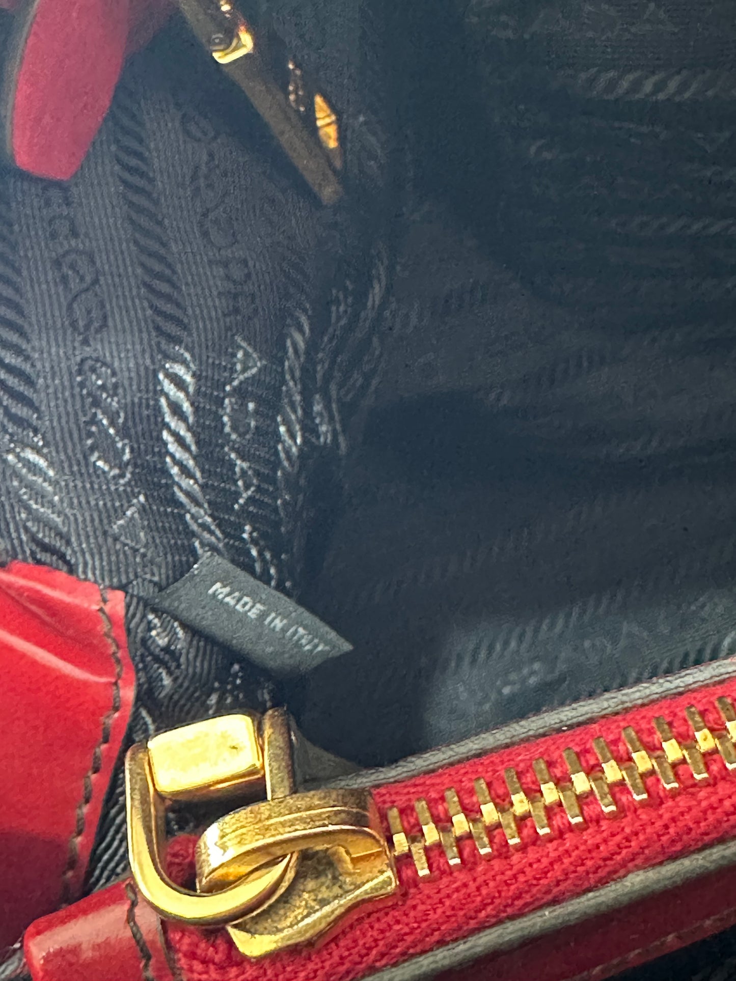 PRADA
Spazzolato Handle Bag