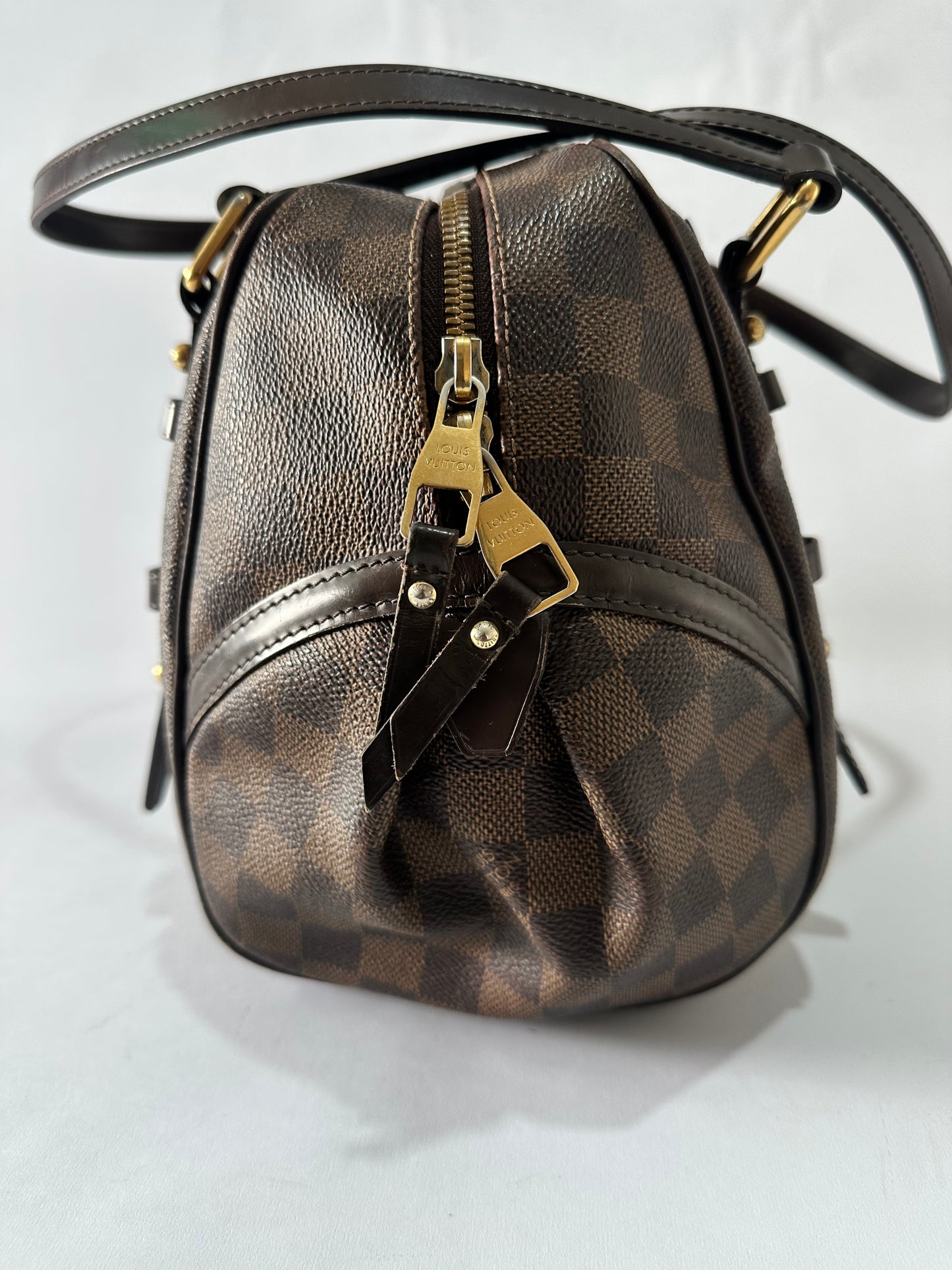 LOUIS VUITTON
Damier Ebene Rivington GM
