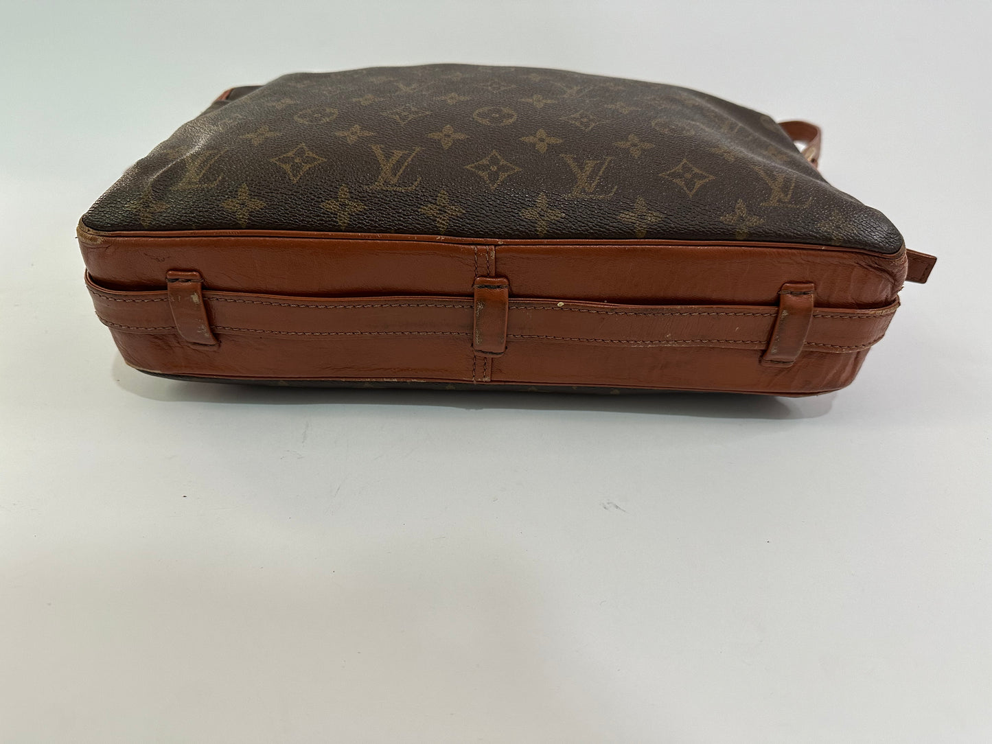 LOUIS VUITTON
Monogram Sac Bandouliere