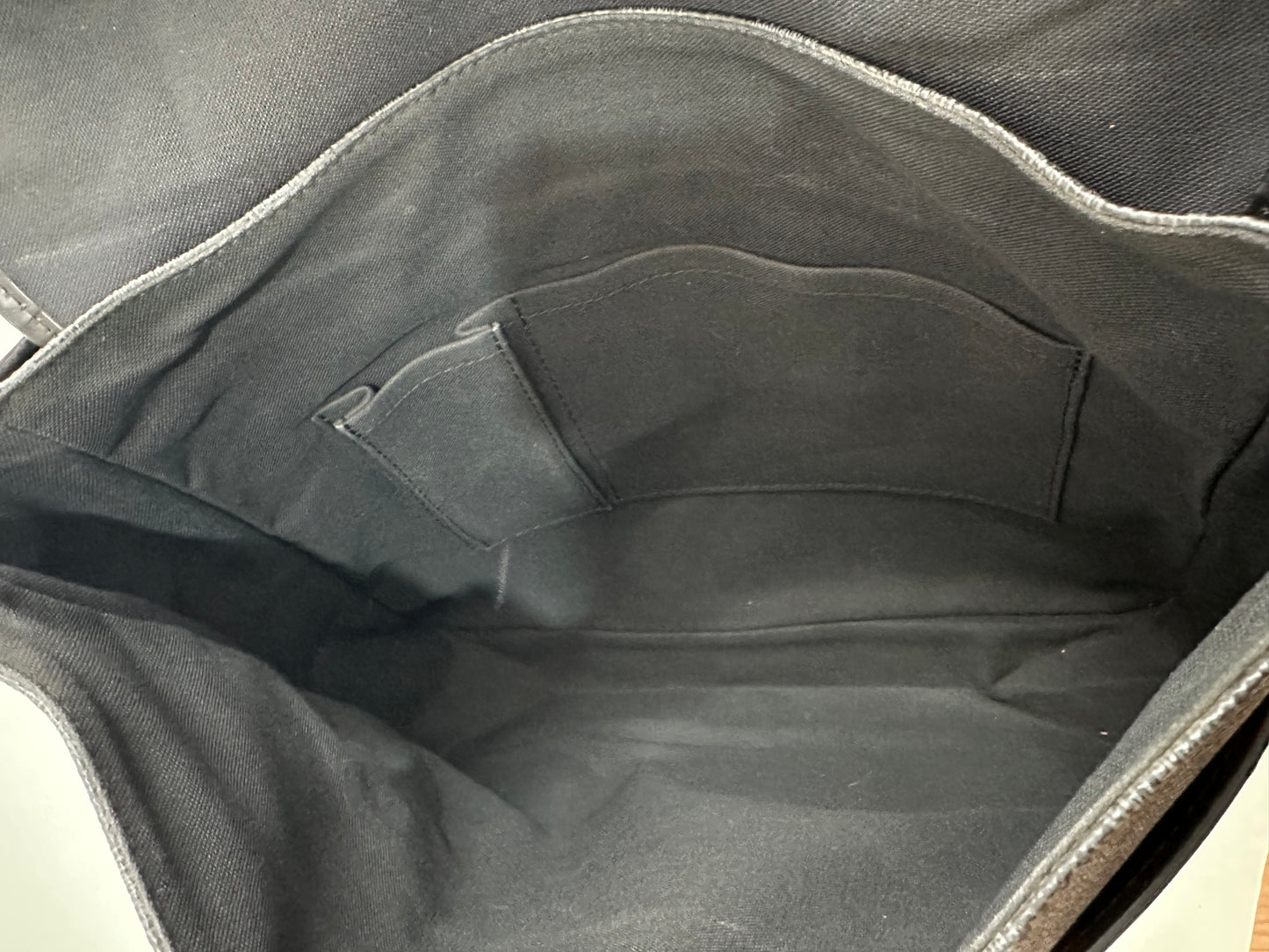 Louis Vuitton Damier Graphite Canvas Daniel MM Messenger Bag