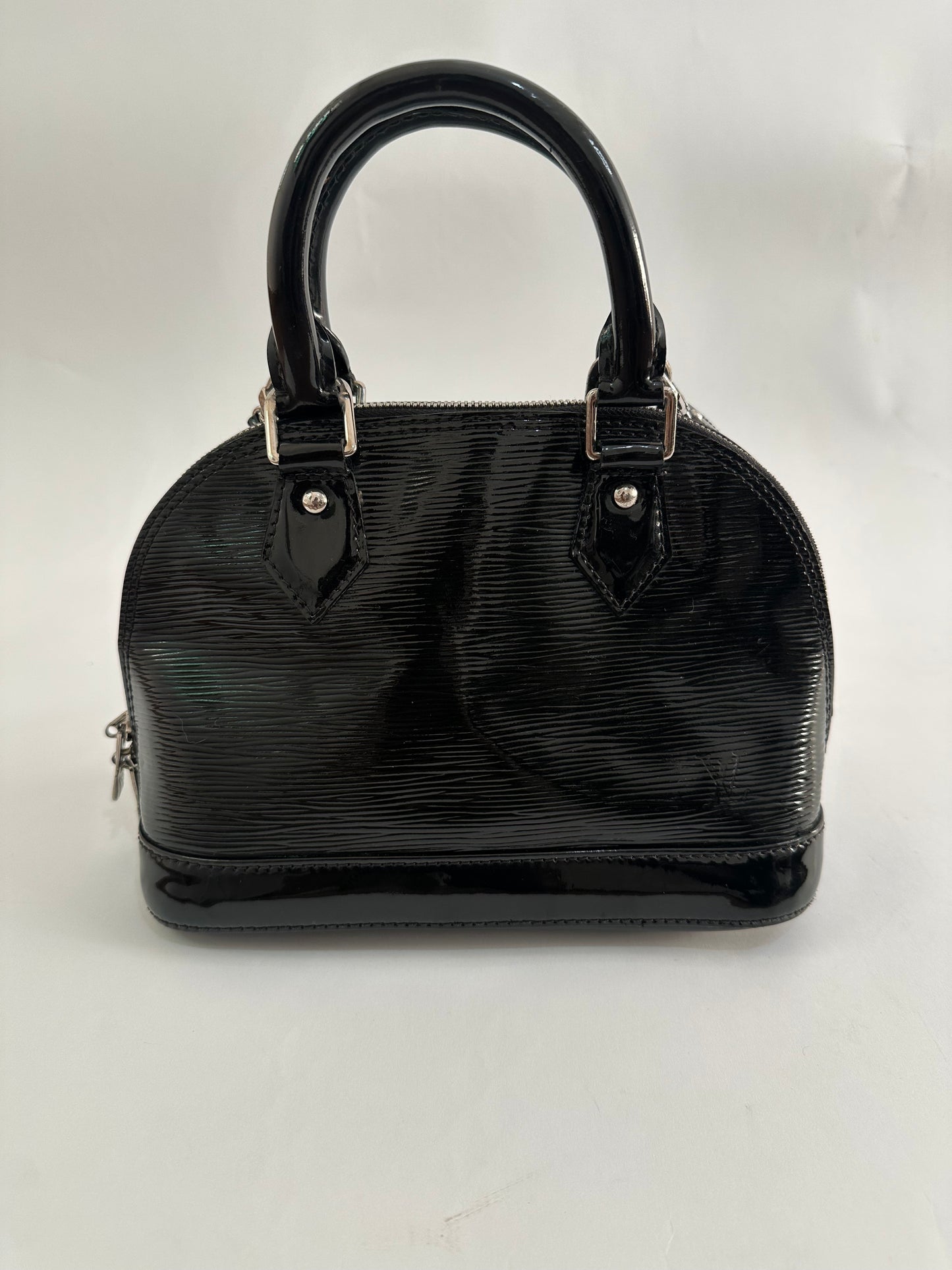 LOUIS VUITTON
Epi Alma BB Black