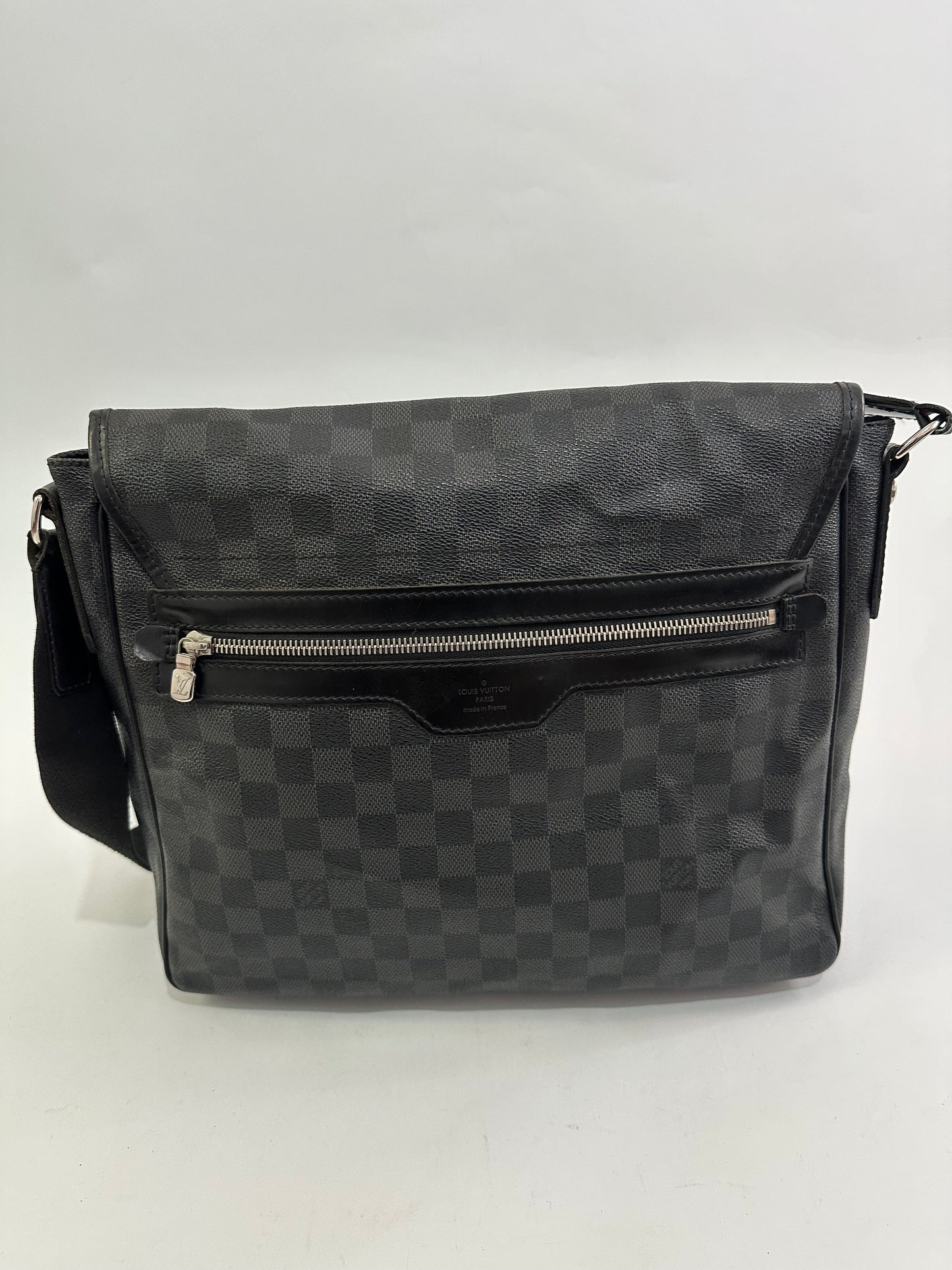Louis Vuitton Damier Graphite Canvas Daniel MM Messenger Bag