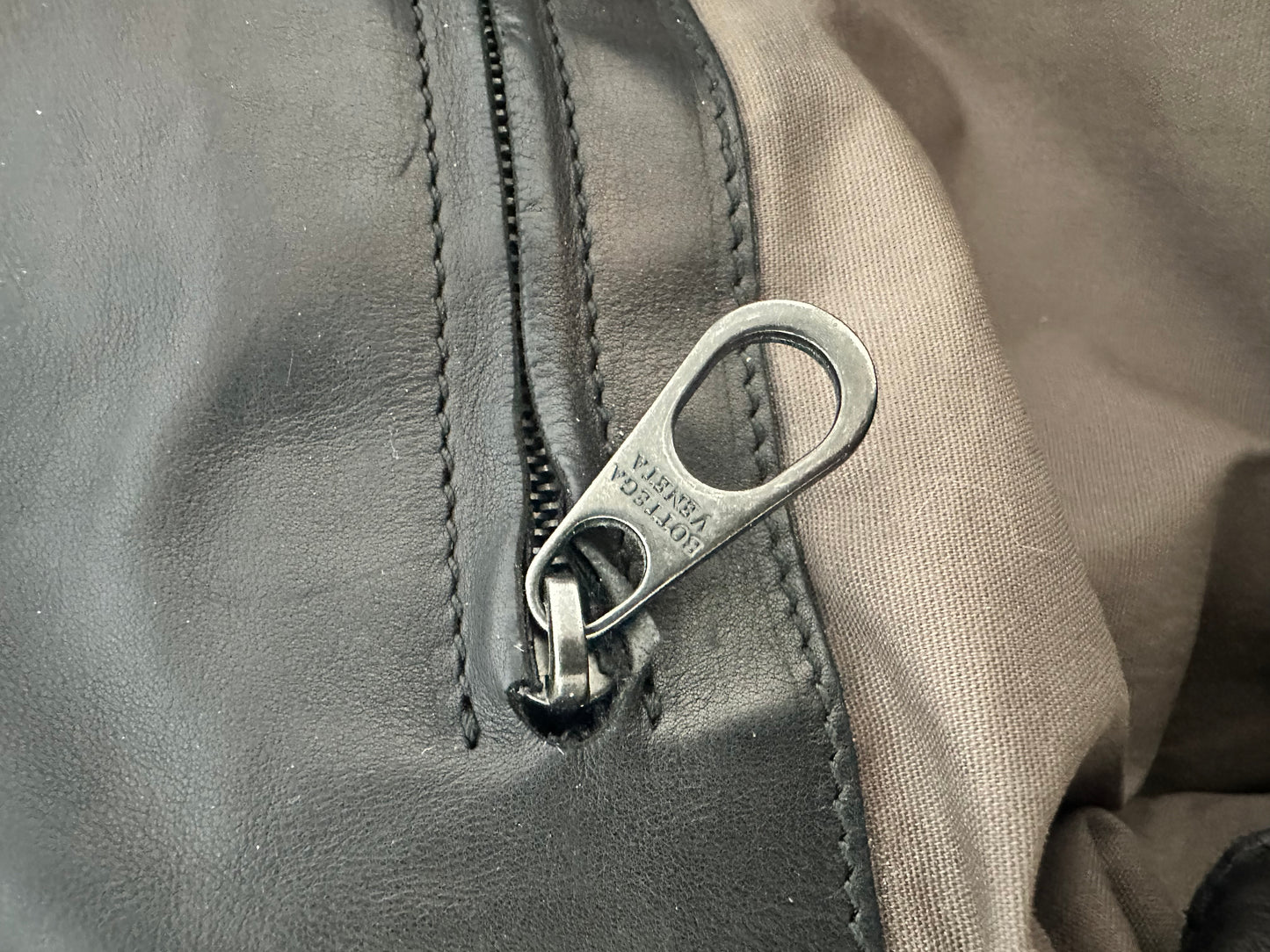 Bottega Veneta Black Intrecciato Trim Leather Expandable Tote