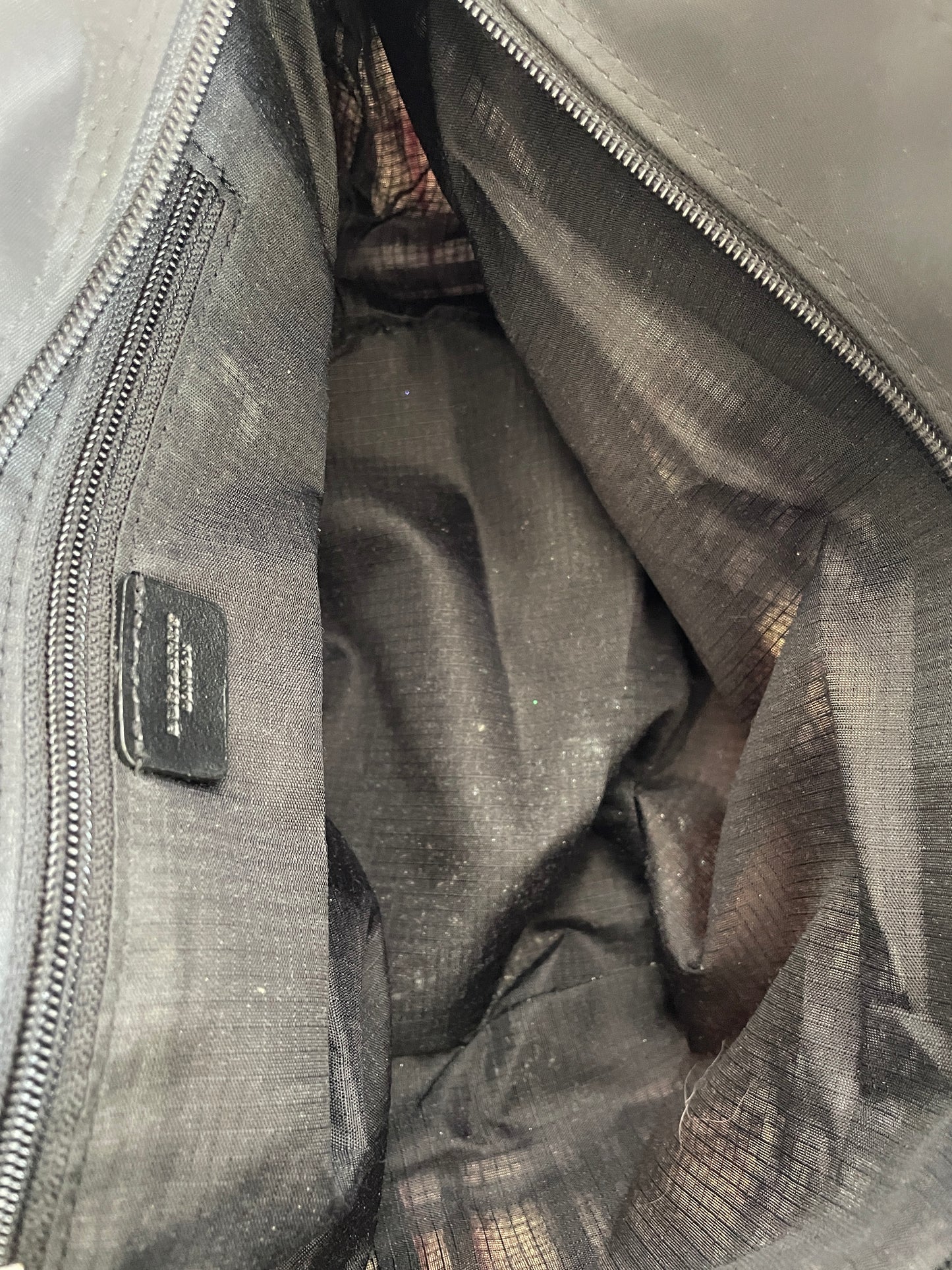 Burberry Pre-Owned
2000s House Check small zipped handbag