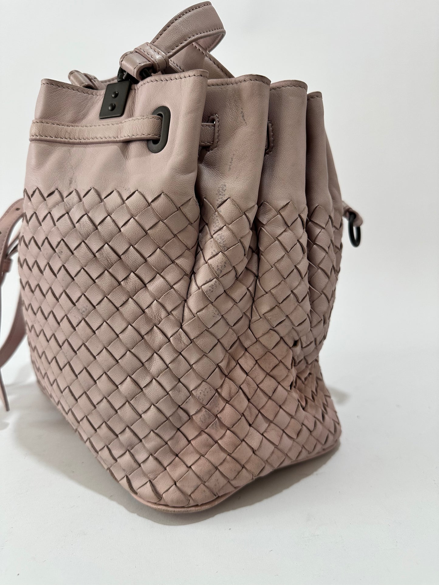 Bottega Veneta
Convertible Bucket Bag Intrecciato Nappa Medium