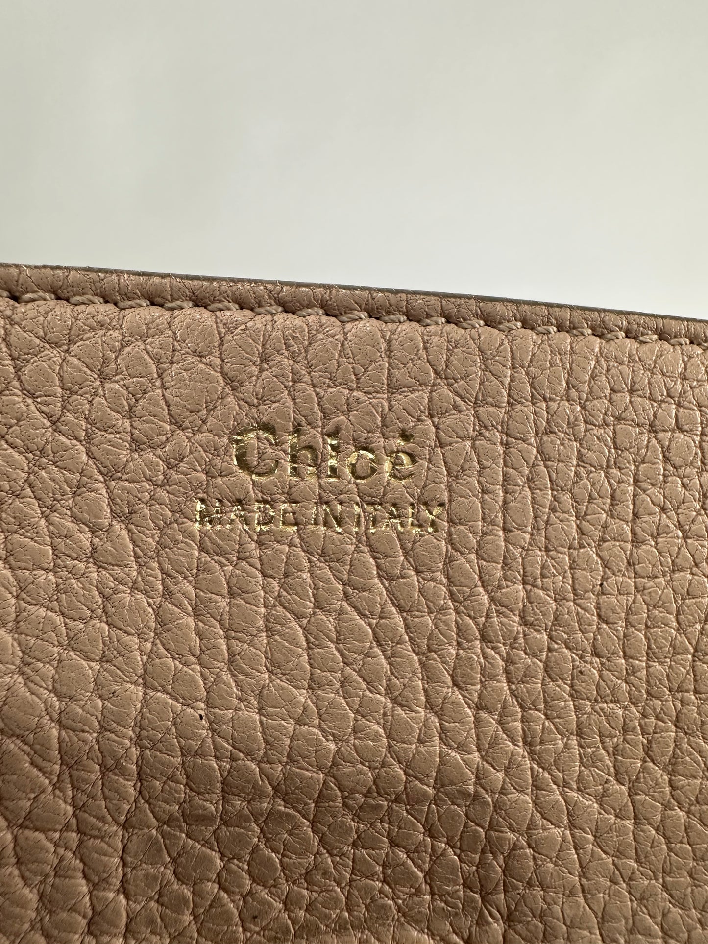 CHLOE
Grained Lambskin Mini Drew Shoulder Bag Cement Pink
