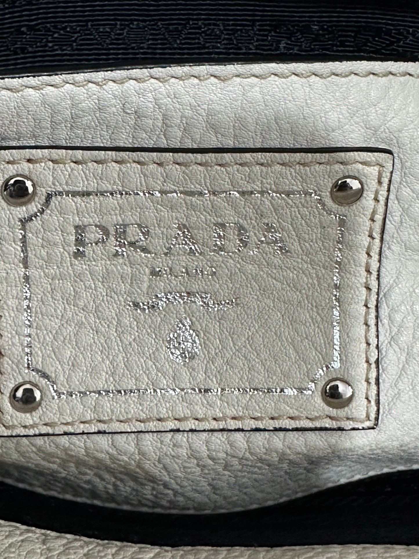PRADA Womens Vitello Daino Large Double Zip Tote in Talco.